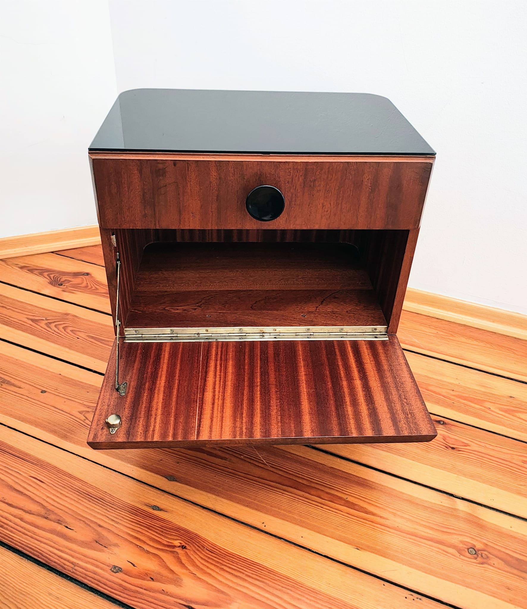 Szafki nocne, orzech brązowy, proj. J. Halabala, UP Závody, Czechosłowacja, lata 50. - 186587