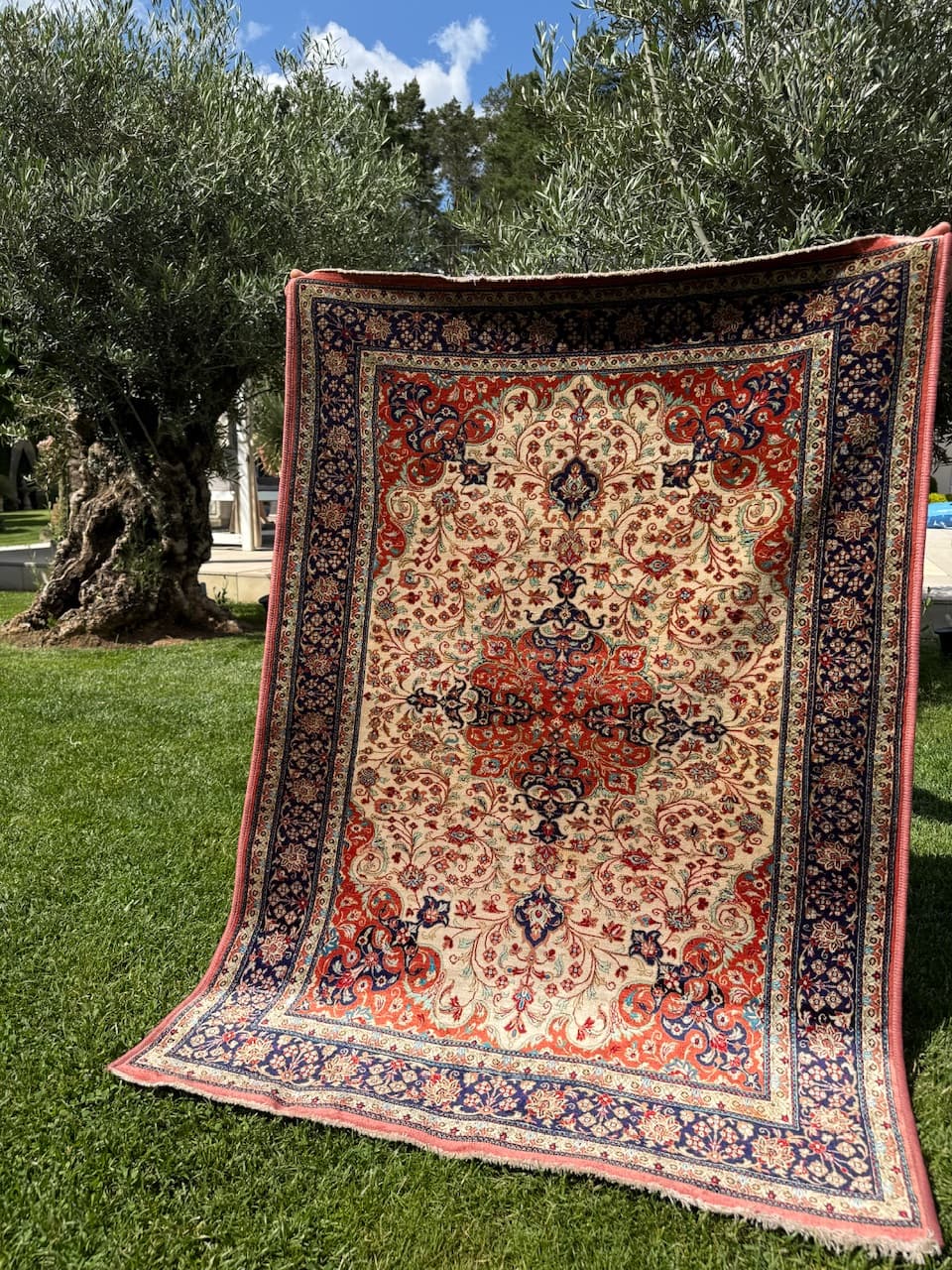 Rug Ghoum/Qom 145x105 cm, beige, silk, Iran, 1990s. - 186599