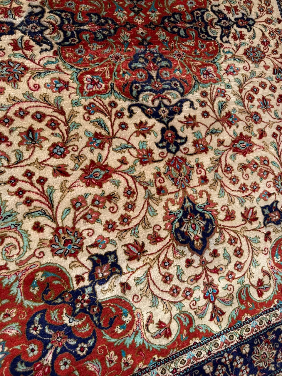 Rug Ghoum/Qom 145x105 cm, beige, silk, Iran, 1990s. - 186604