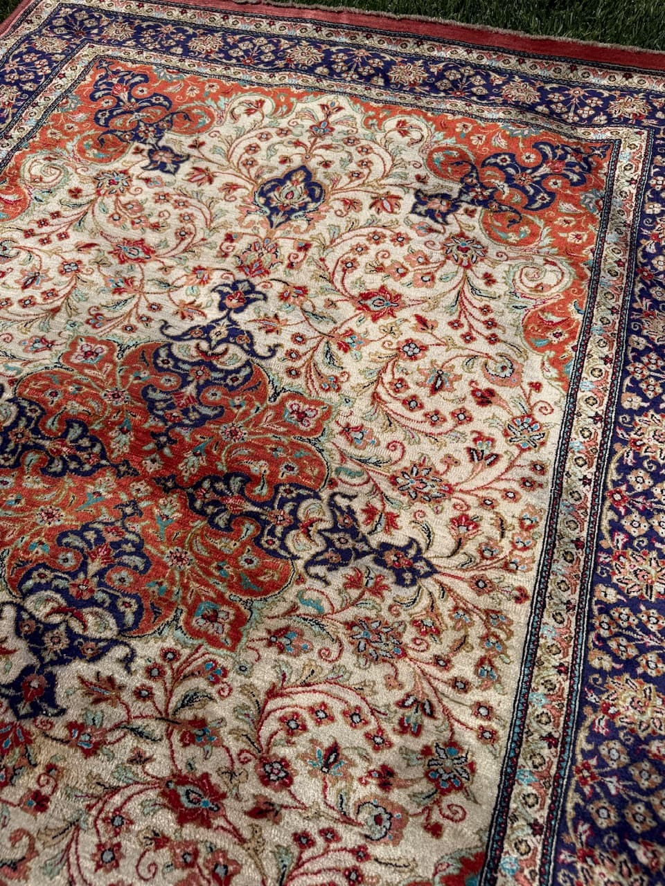 Rug Ghoum/Qom 145x105 cm, beige, silk, Iran, 1990s. - 186609