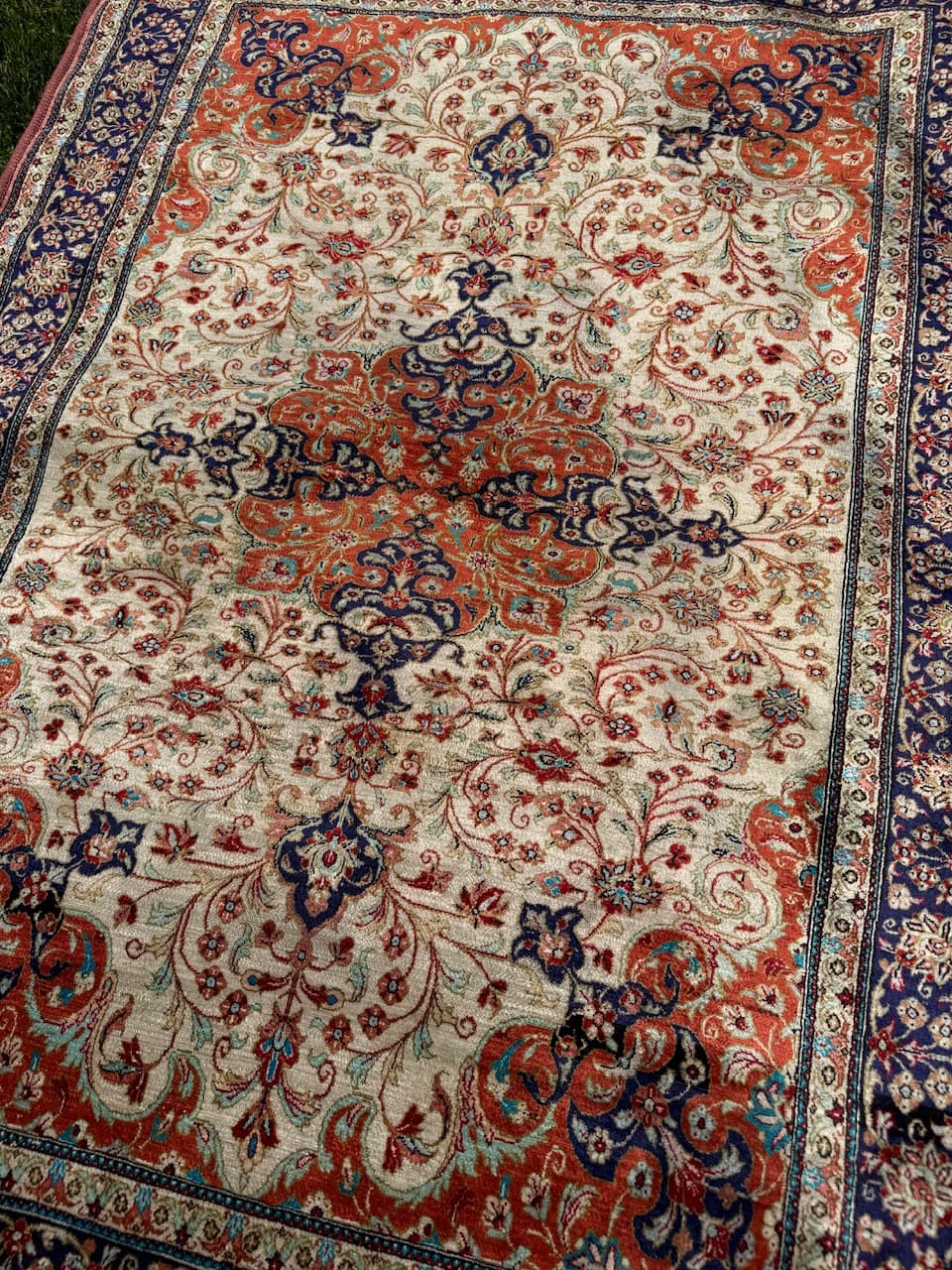 Rug Ghoum/Qom 145x105 cm, beige, silk, Iran, 1990s. - 186608