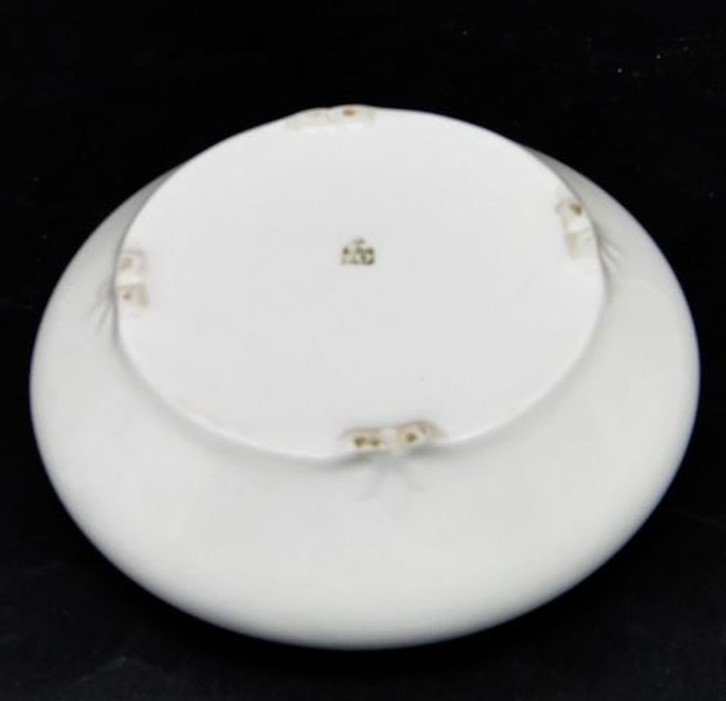 Art Nouveau bonbonniere, ivory ceramic, Ćmielów, Poland, early 20th c. - 187012