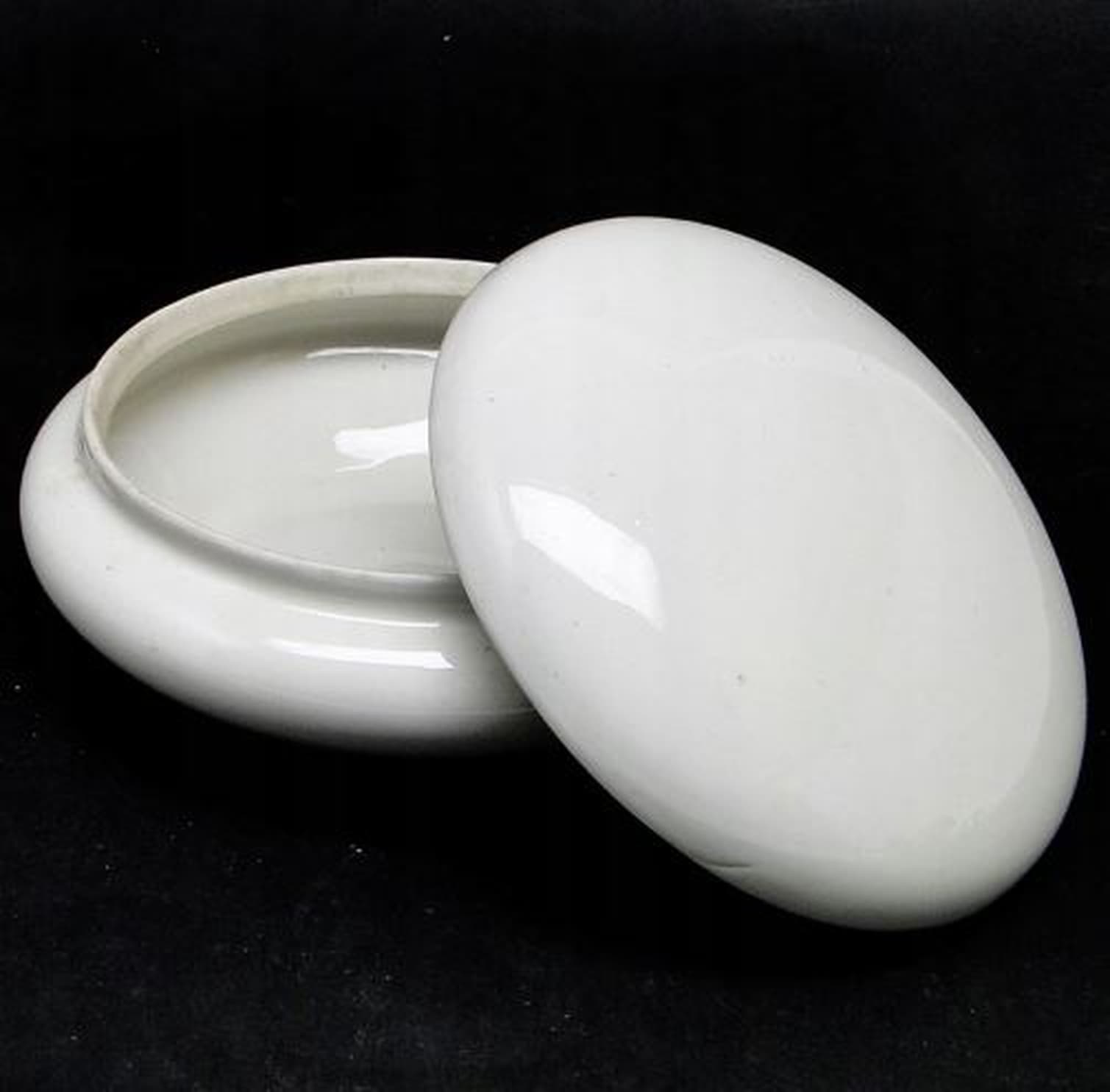 Art Nouveau bonbonniere, ivory ceramic, Ćmielów, Poland, early 20th c. - 187010