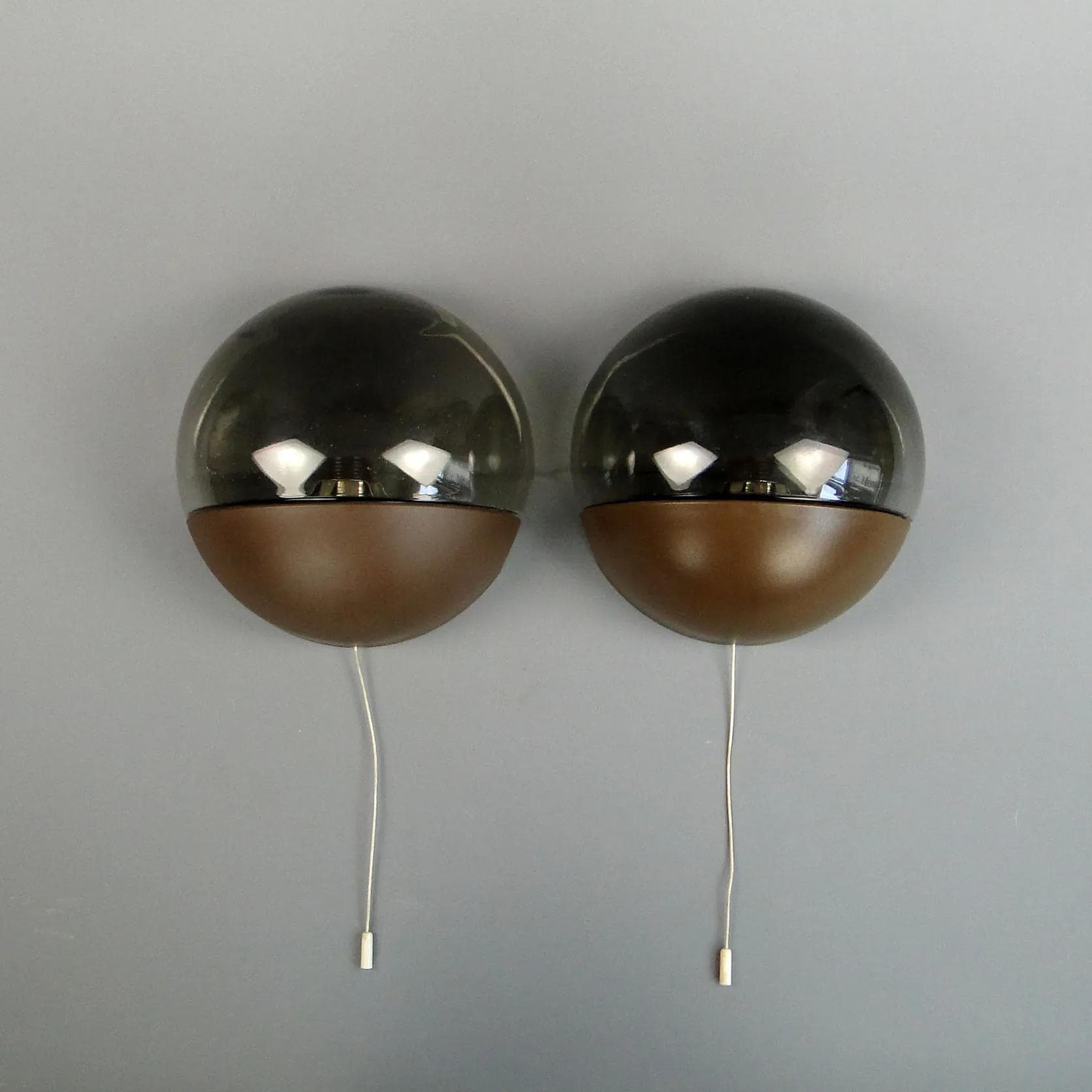 Para kinkietów Space Age, szkło brązowo-grafitowe, Niemcy, lata 70. - 12982