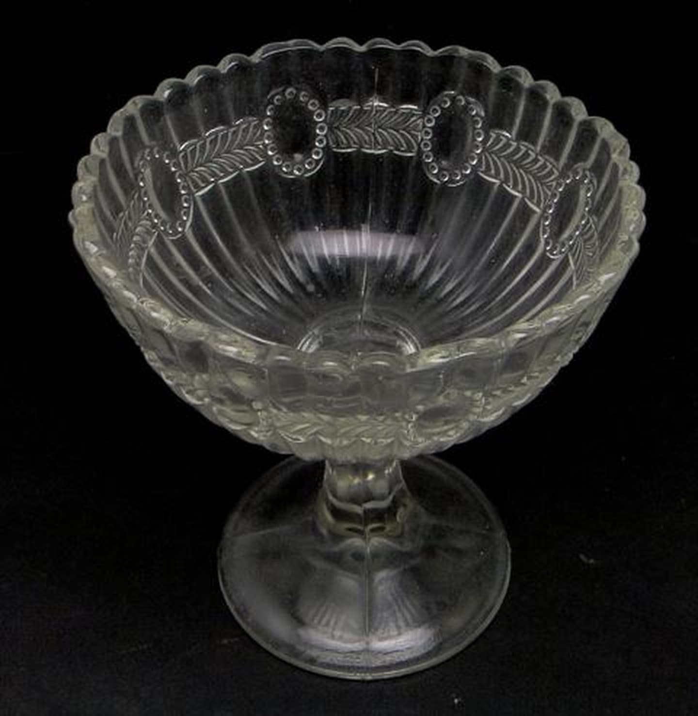 Cukiernica pucharowa koszyczkowa, szkło prasowane, Ząbkowice, Polska, lata 70. - 187182