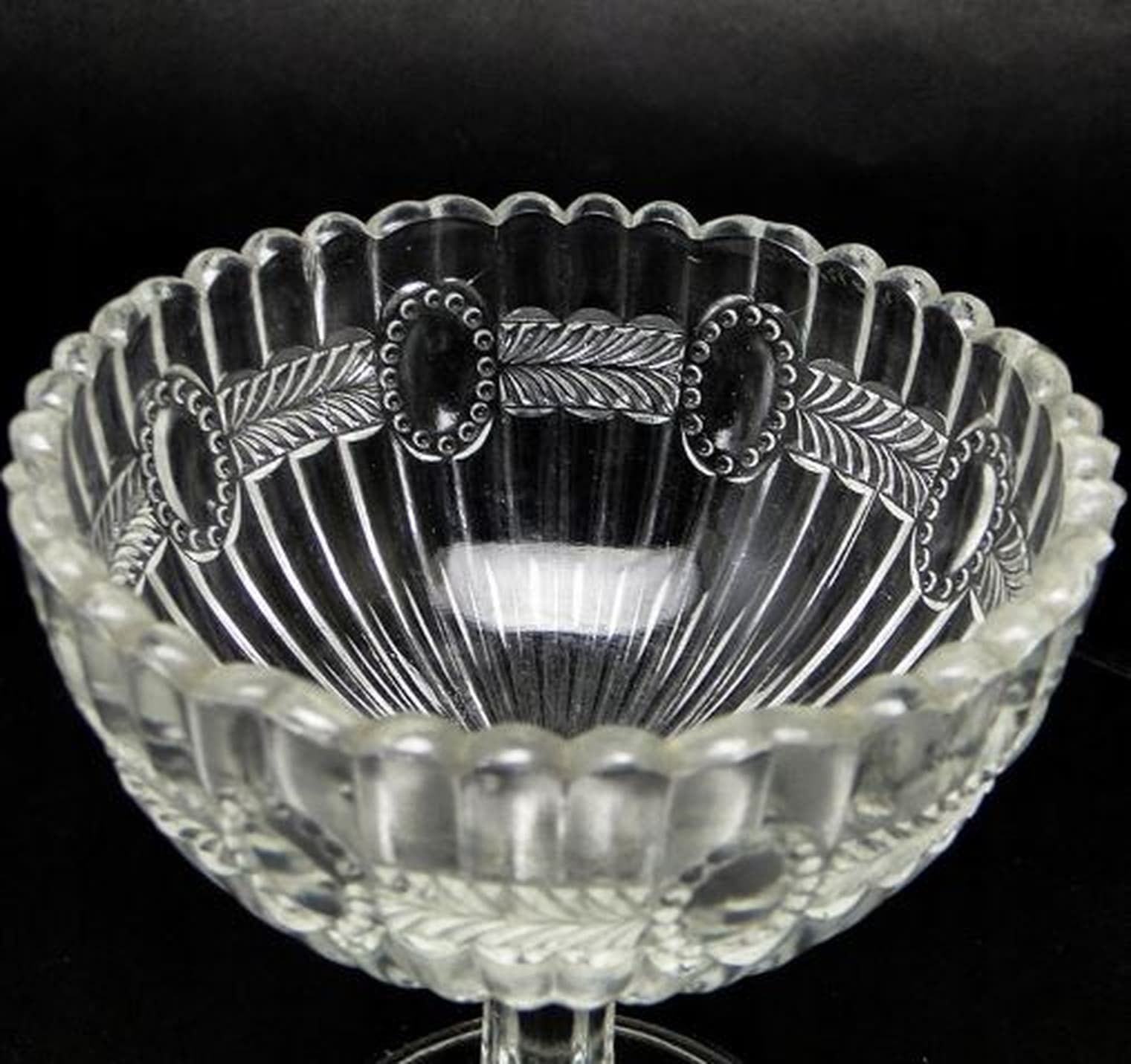 Cukiernica pucharowa koszyczkowa, szkło prasowane, Ząbkowice, Polska, lata 70. - 187185