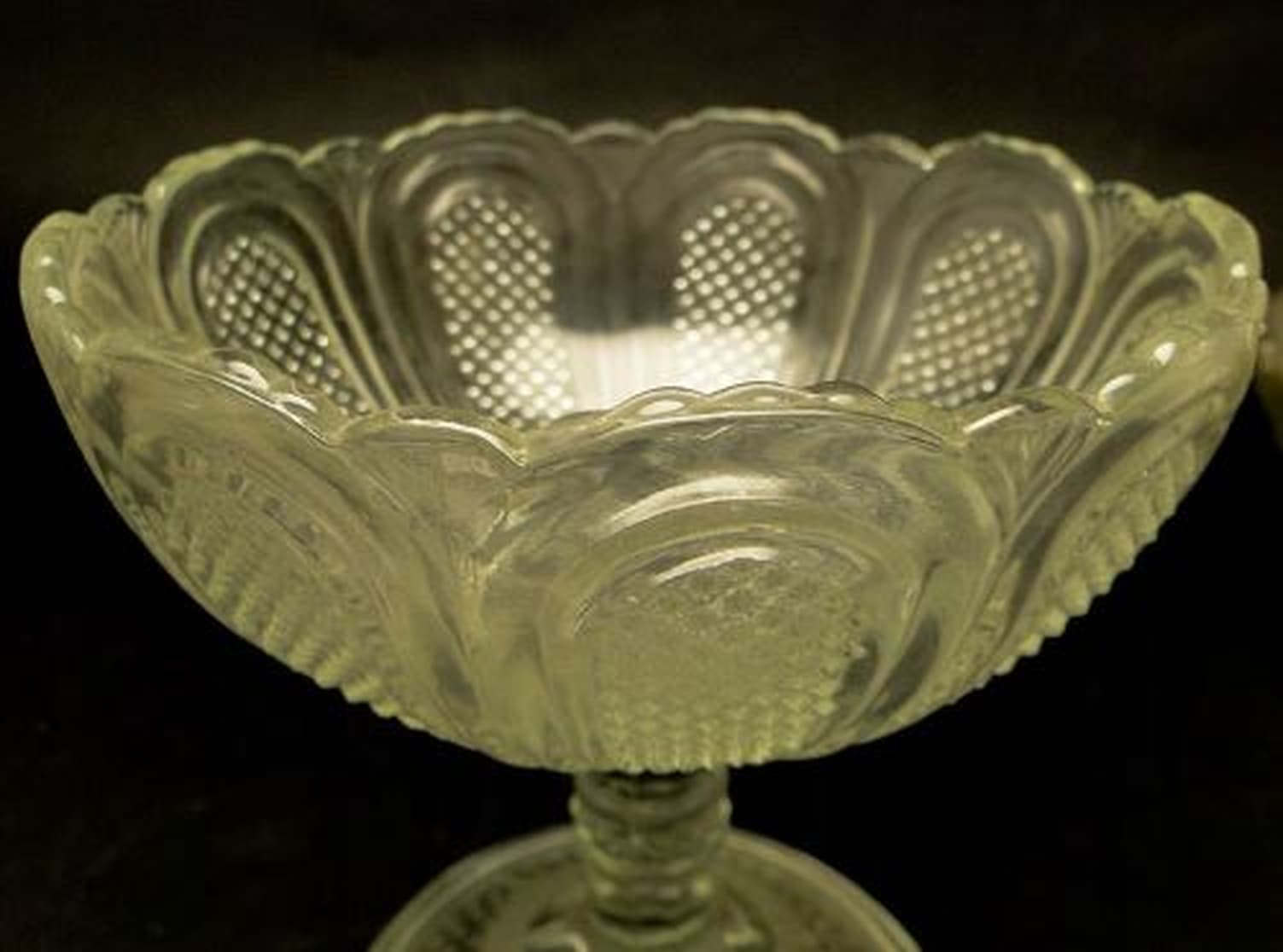 Cukiernica koszyczkowa, szkło prasowane, Ząbkowice, Polska, lata 70. - 187212