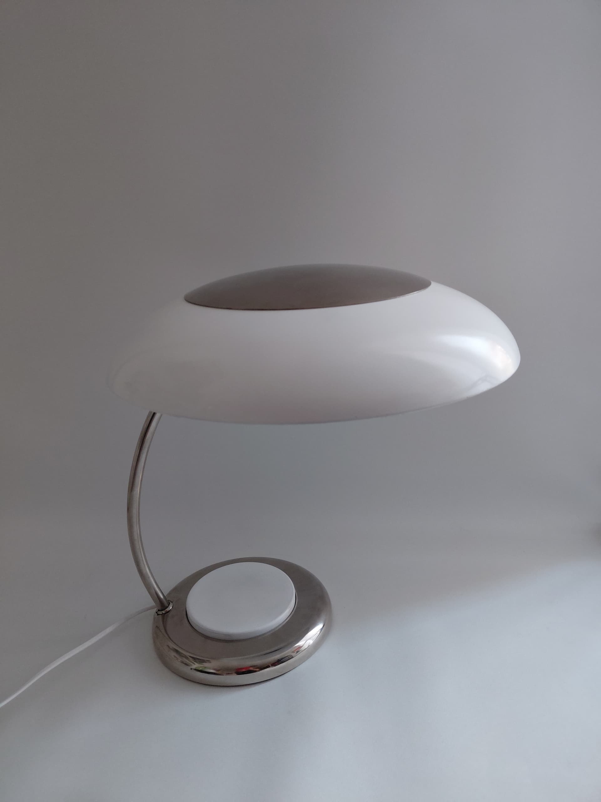 Lampa biurkowa UFO, biały, stal chromowana, Niemcy, lata 70. - 187239