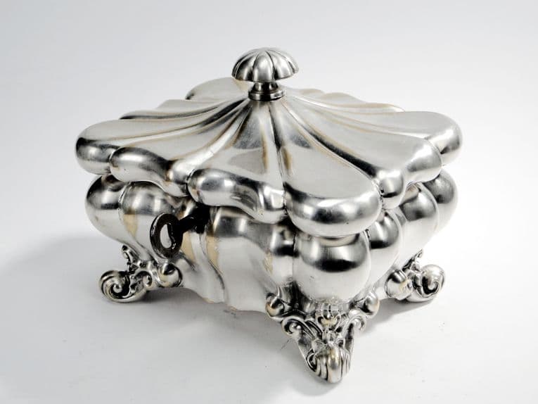 Cukiernica sarkofagowa Biedermeier, mosiądz srebrzony, Szwecja, XIX w. - 187620