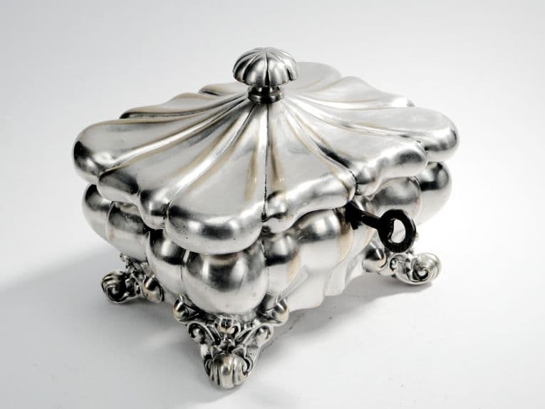 Cukiernica sarkofagowa Biedermeier, mosiądz srebrzony, Szwecja, XIX w. - 187609