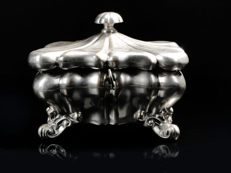 Cukiernica sarkofagowa Biedermeier, mosiądz srebrzony, Szwecja, XIX w. - 187621