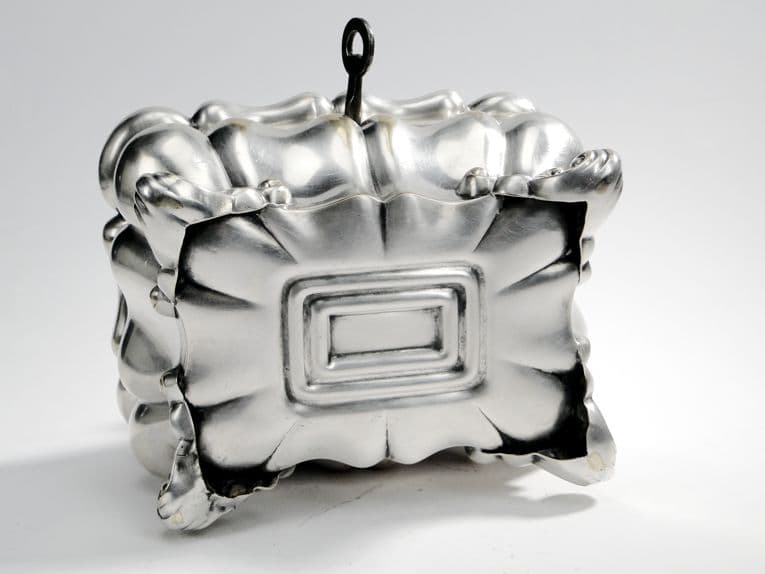 Cukiernica sarkofagowa Biedermeier, mosiądz srebrzony, Szwecja, XIX w. - 187619