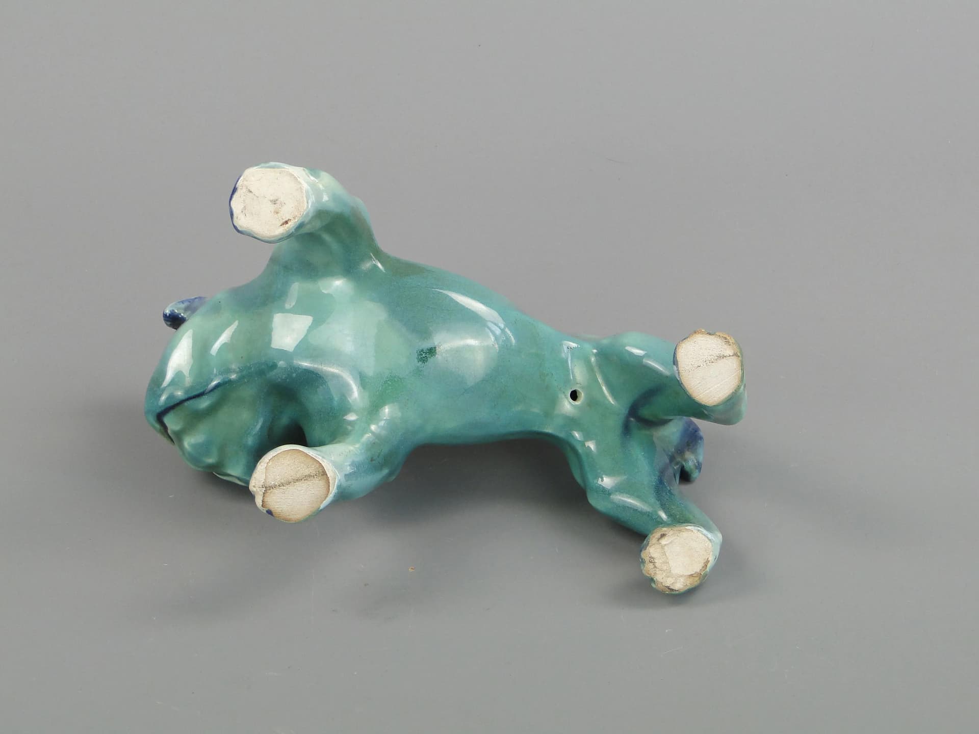 Figura buldoga, turkusowy, ceramika, proj. D. Urbach, Czechy, lata 30. - 12943