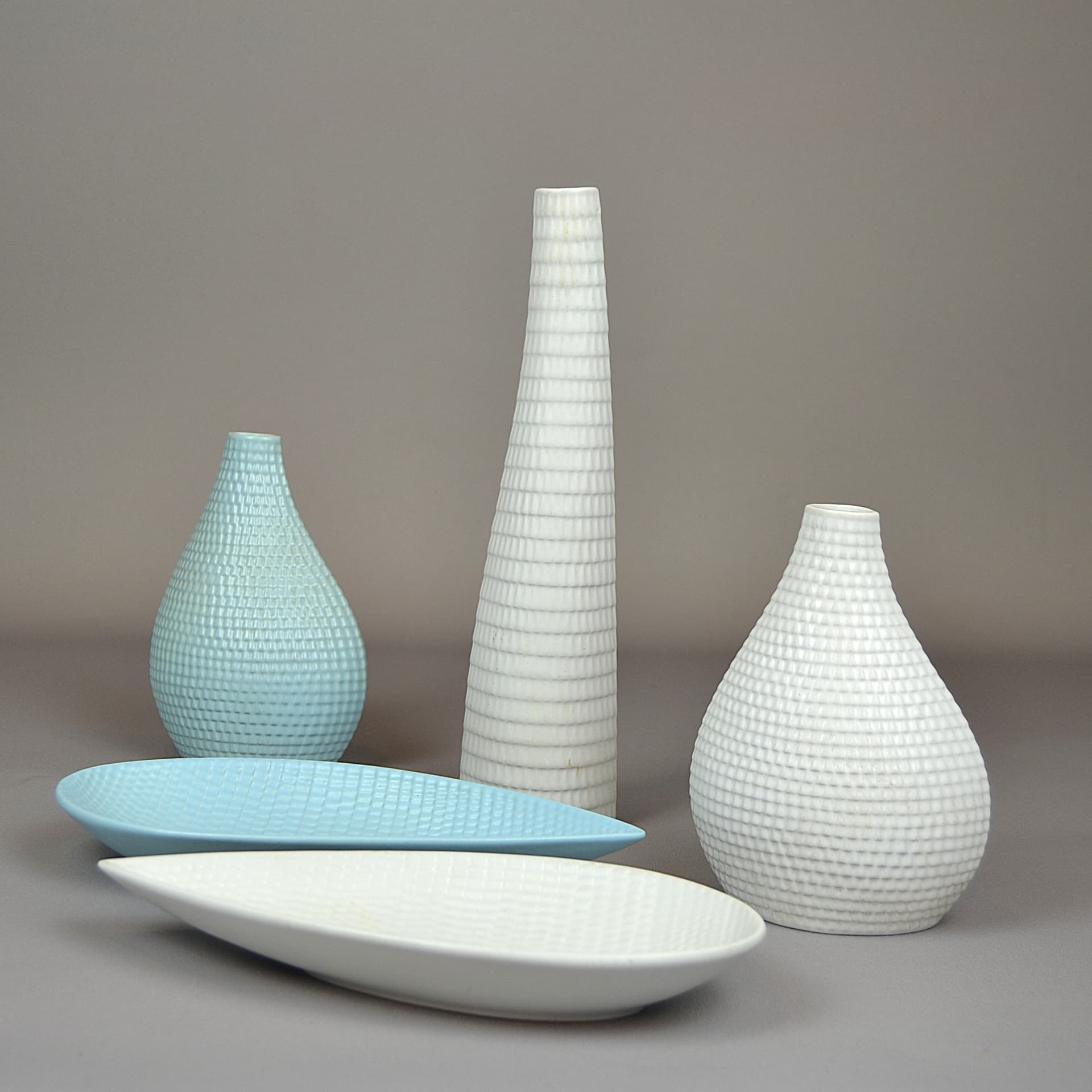 Vase Reptil, ivory stoneware, by S. Lindberg, Gustavsberg, Sweden, 1950s. - 850