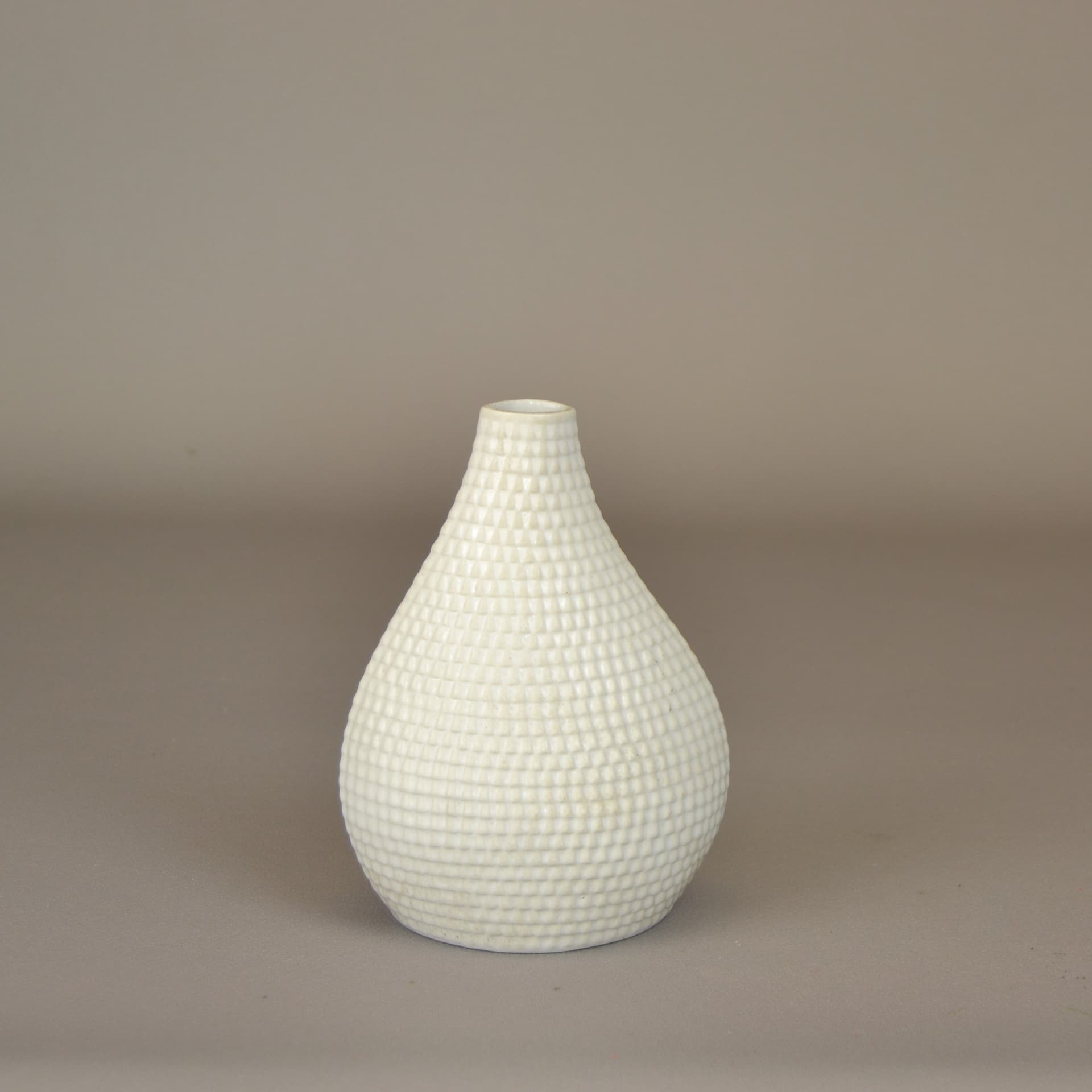 Vase Reptil, ivory stoneware, by S. Lindberg, Gustavsberg, Sweden, 1950s. - 46