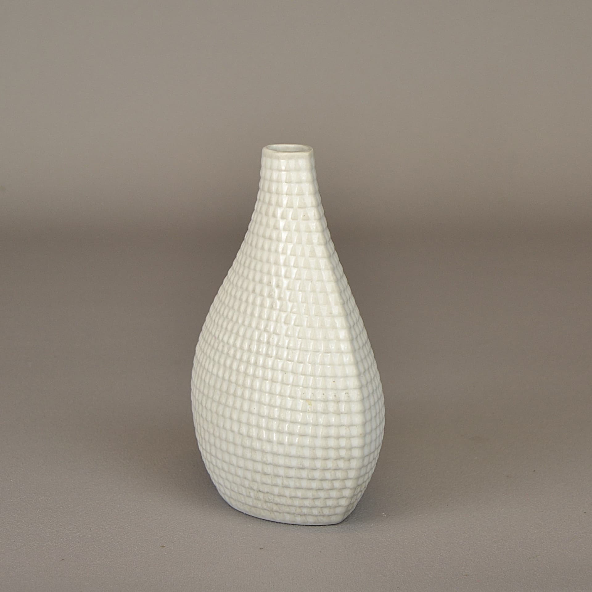 Vase Reptil, ivory stoneware, by S. Lindberg, Gustavsberg, Sweden, 1950s. - 48
