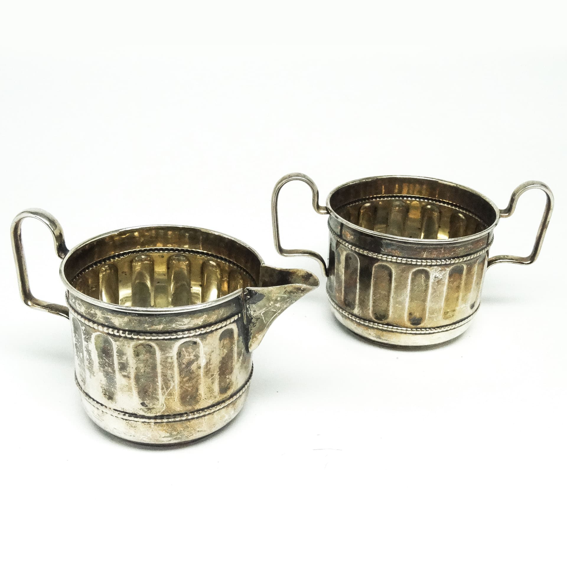 Komplet cukiernica i mlecznik, neoklasycyzm z wpływami art deco, mosiądz srebrzony, Belgia, lata 30. - 189013