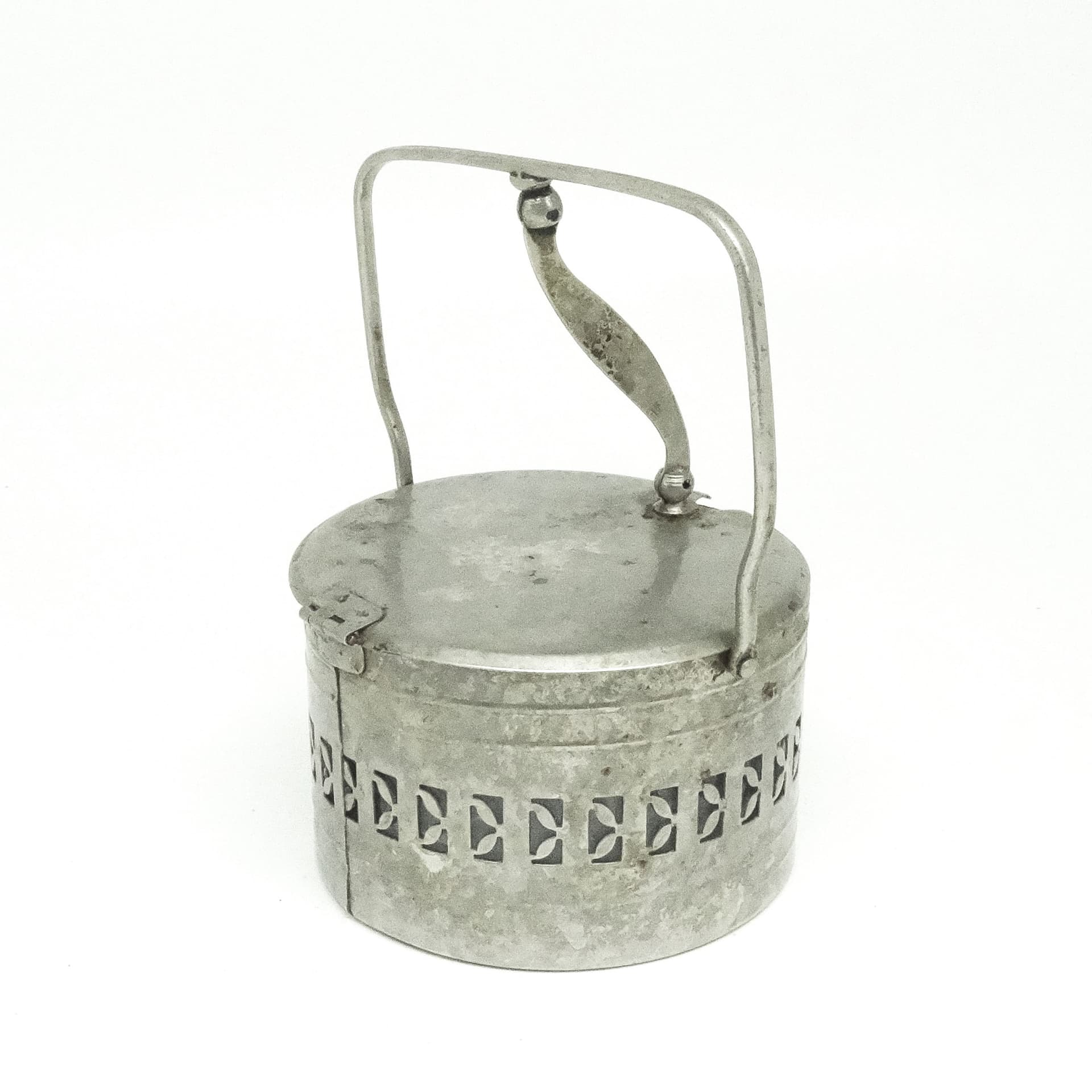 Cukiernica koszyczkowa, postmodernizm, mosiądz niklowany, Polska, lata 60. - 189113