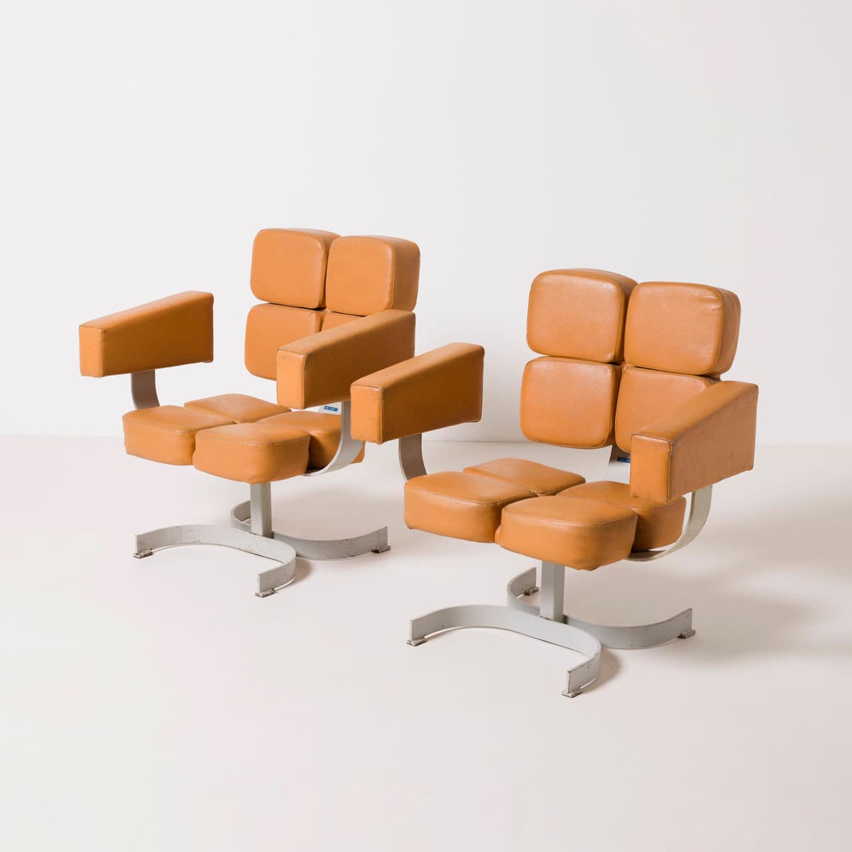 Fotel obrotowy brutalistyczny, sztuczna skóra brązowy, stal beżowy, Czechosłowacja, lata 70. - 189995