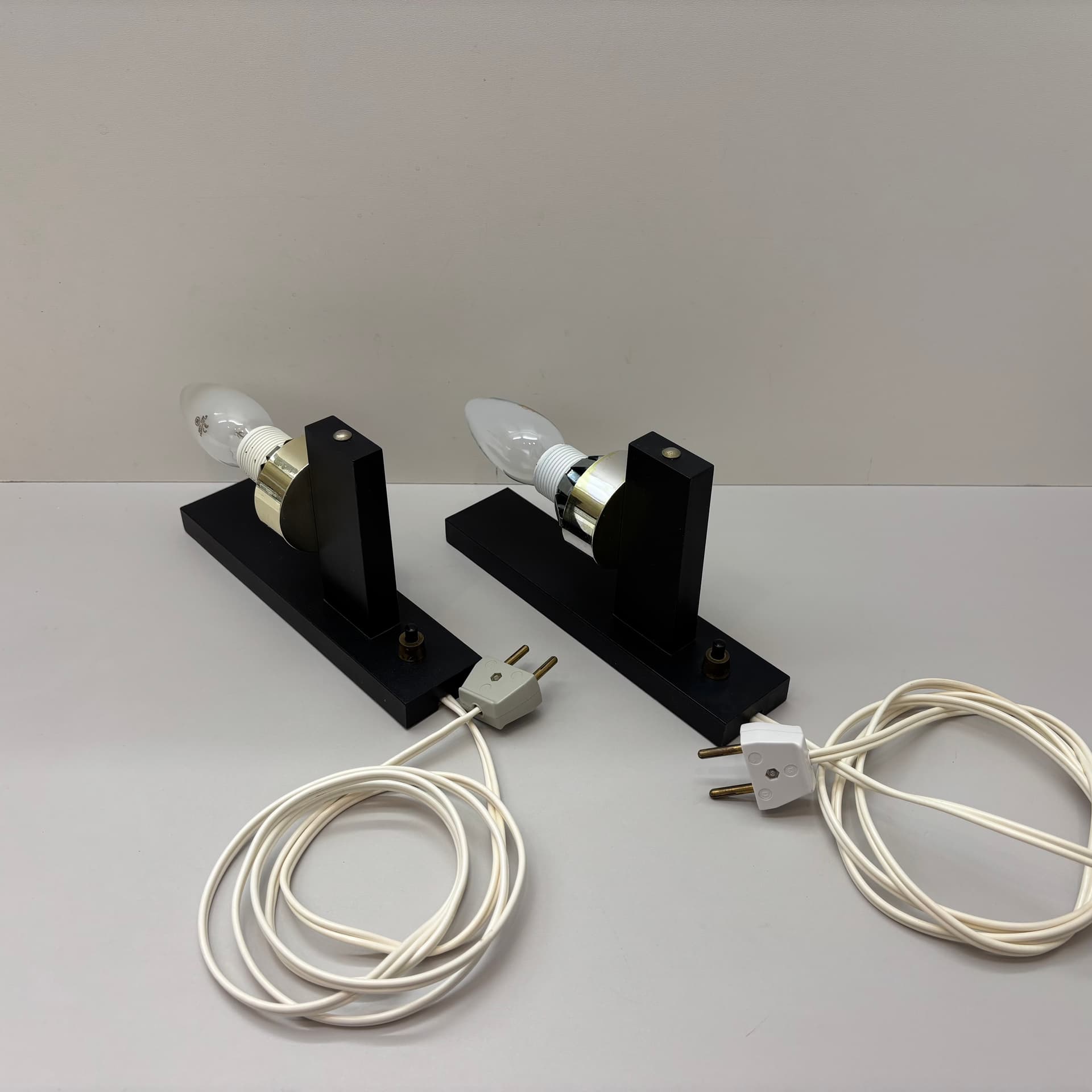 Para kinkietów, bursztynowe szkło, czerń, Dania, lata 70. - 190116