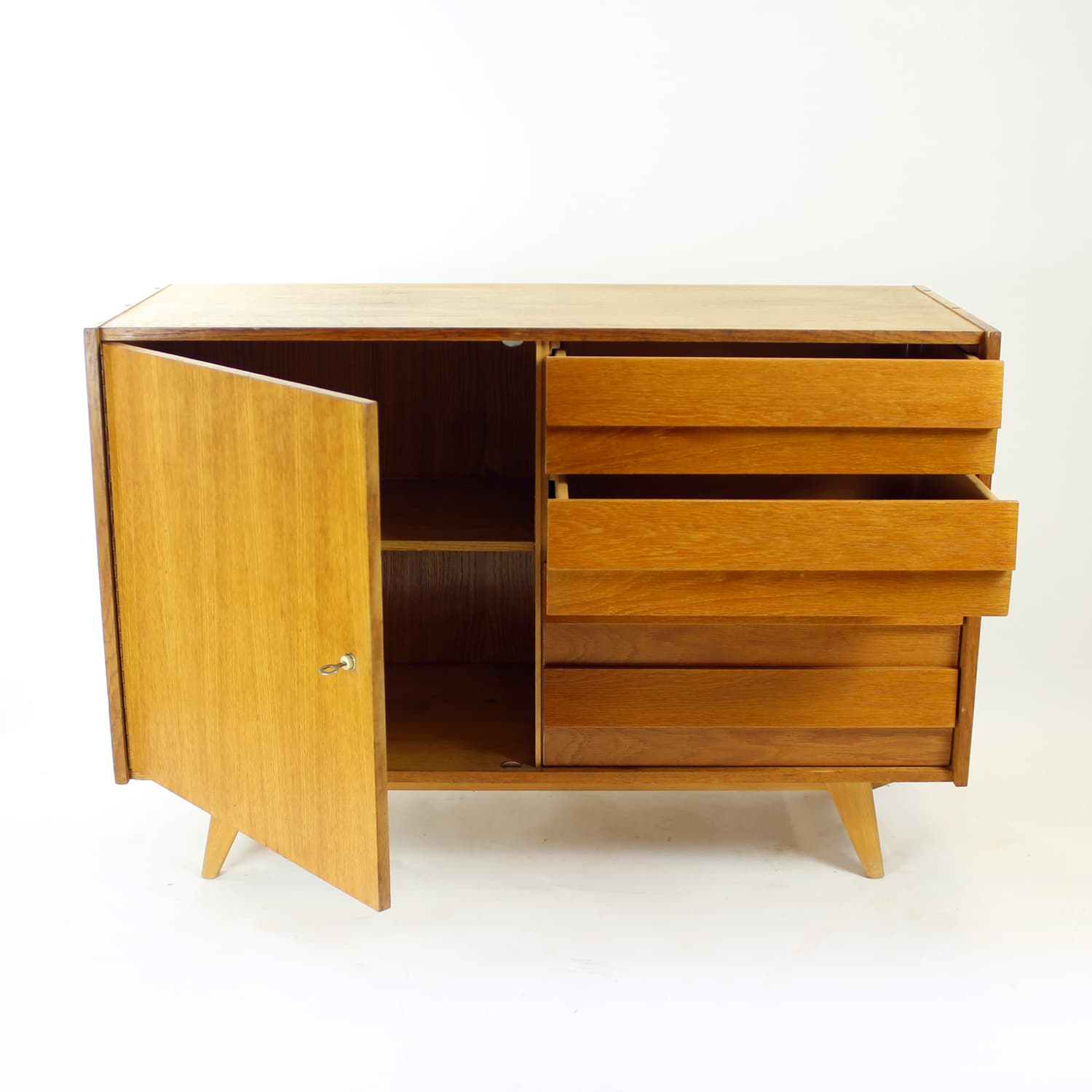 Highboard U 459, light brown oak, by J. Jiroutek, Interier Praha, Czechoslovakia, 1960s. - 190118