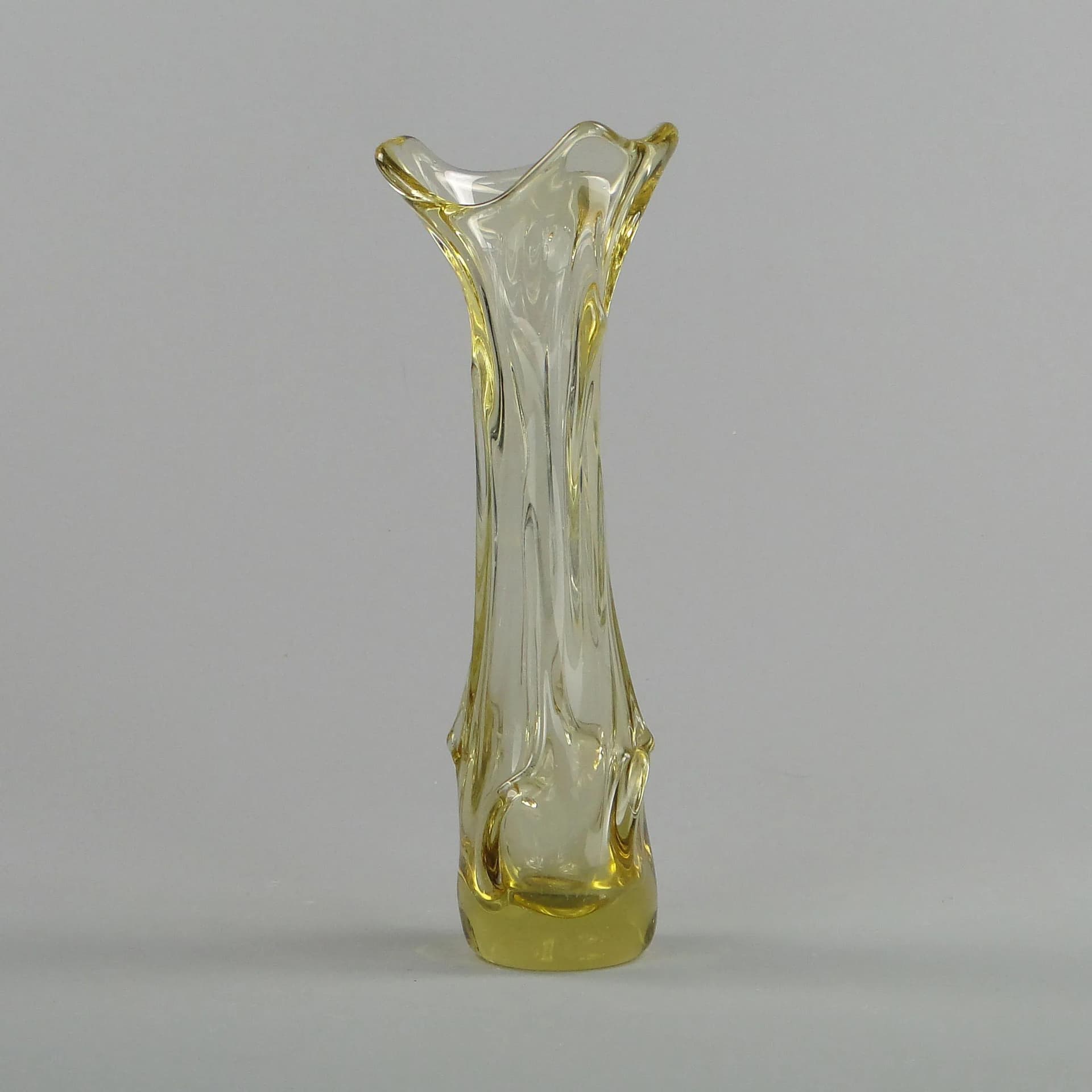 Wazon Sękacz, szkło żółty, Huta Wołomin, Polska, lata 70. - 13159