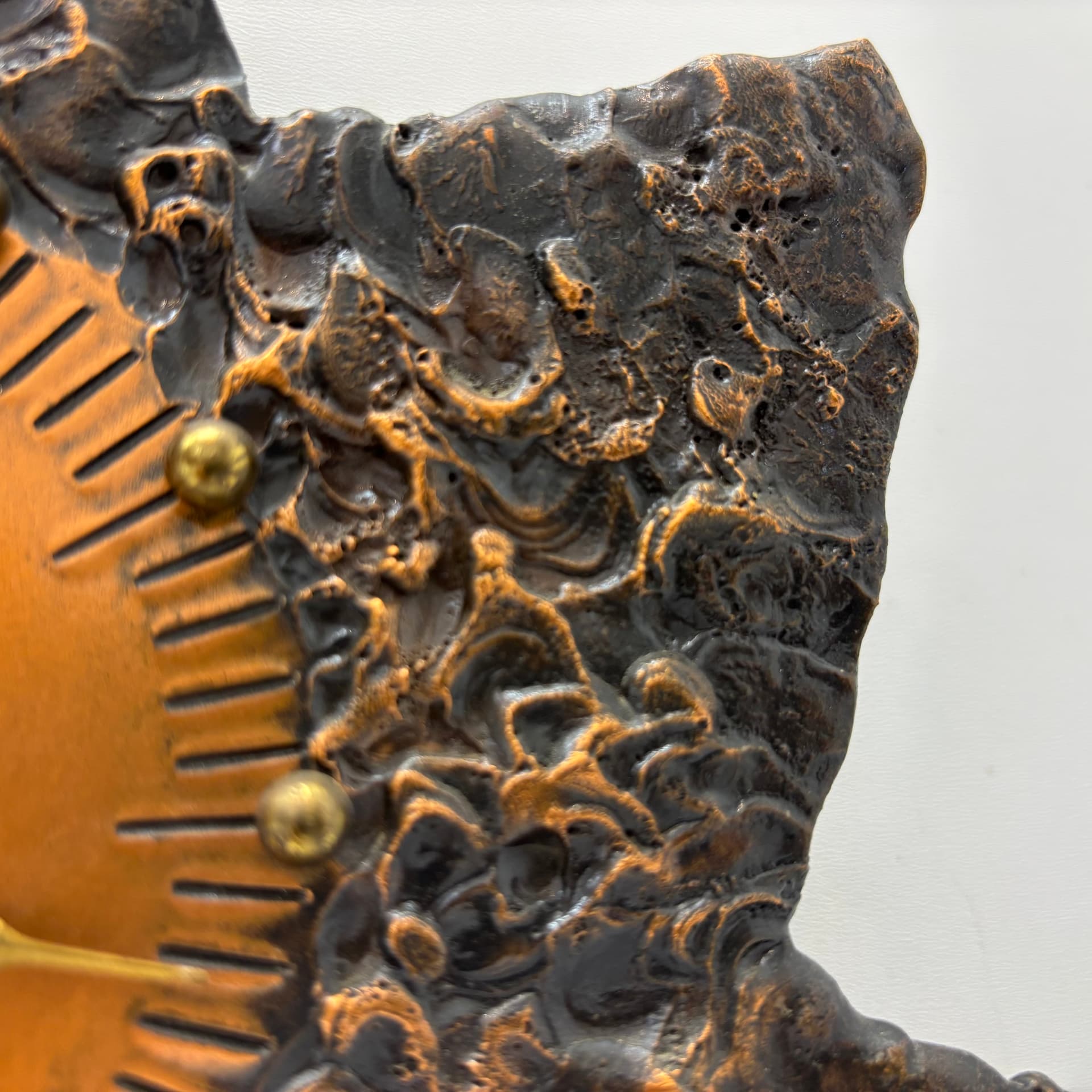 Zegar stołowy brutalistyczny, brązowy ciemny, metal, Niemcy, lata 70. - 190424