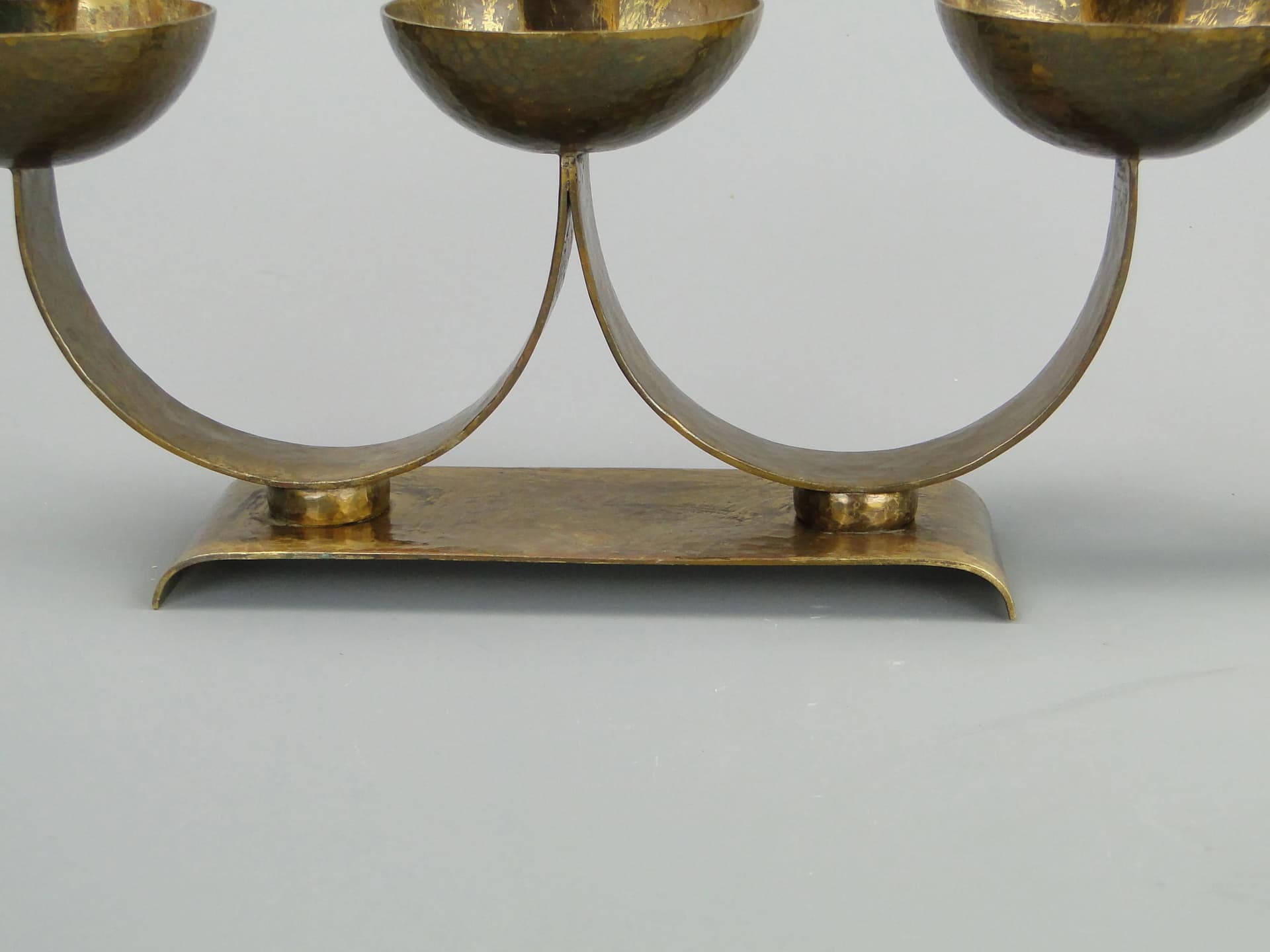 Para świeczników Art déco, mosiądz złocisty, Polska, lata 20. - 13284