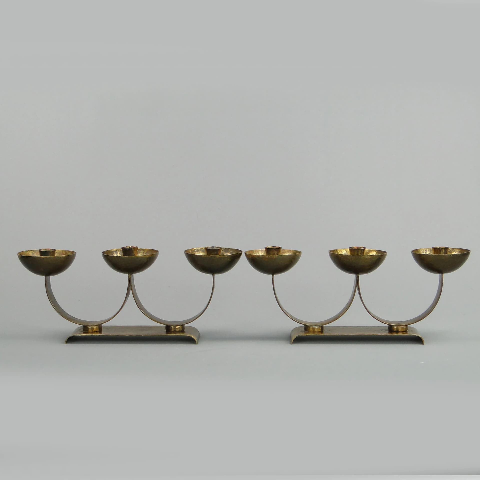 Para świeczników Art déco, mosiądz złocisty, Polska, lata 20. - 13283