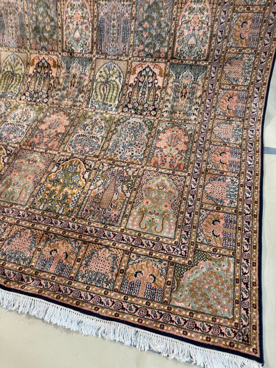 Rug Ghoum/Qom 350x245 cm, multicolor silk, India - 190567
