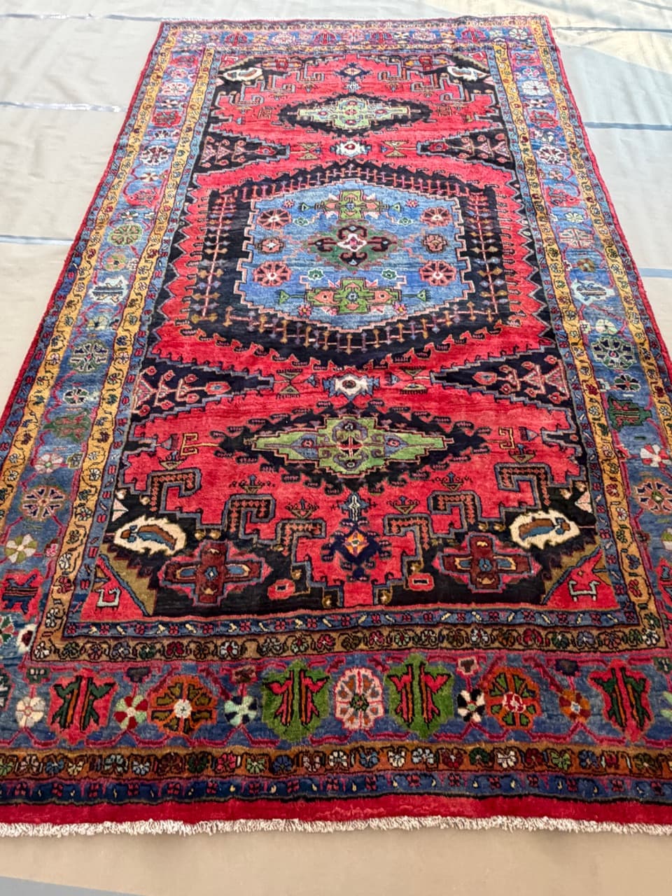 Nowy Dywan Vintage Kaszmirowy Perski Iran Wiss 390x210 - 190801