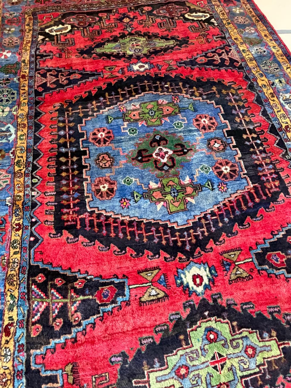 Nowy Dywan Vintage Kaszmirowy Perski Iran Wiss 390x210 - 190803