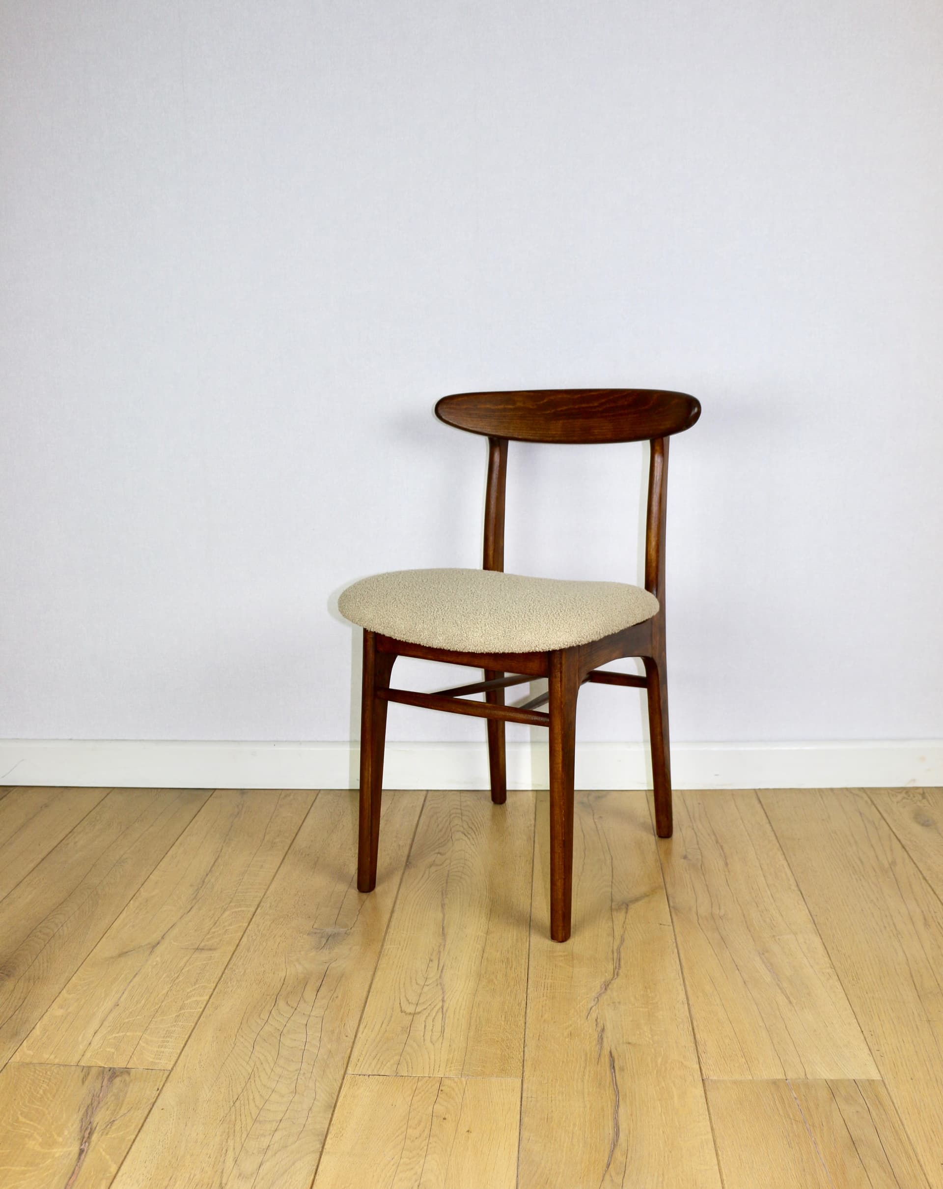 Zestaw trzech krzeseł Hałas, beżowy, boucle, lata 70. - 190832