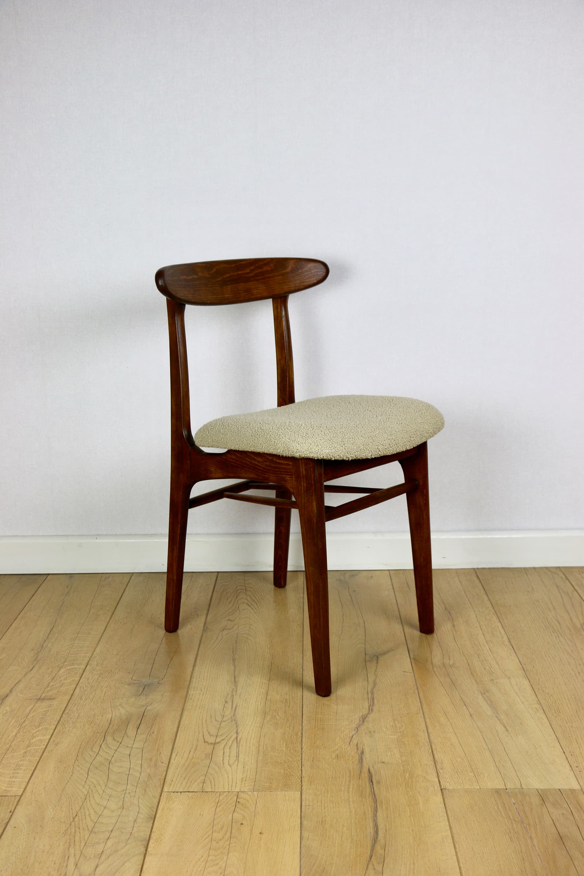 Zestaw trzech krzeseł Hałas, beżowy, boucle, lata 70. - 190834