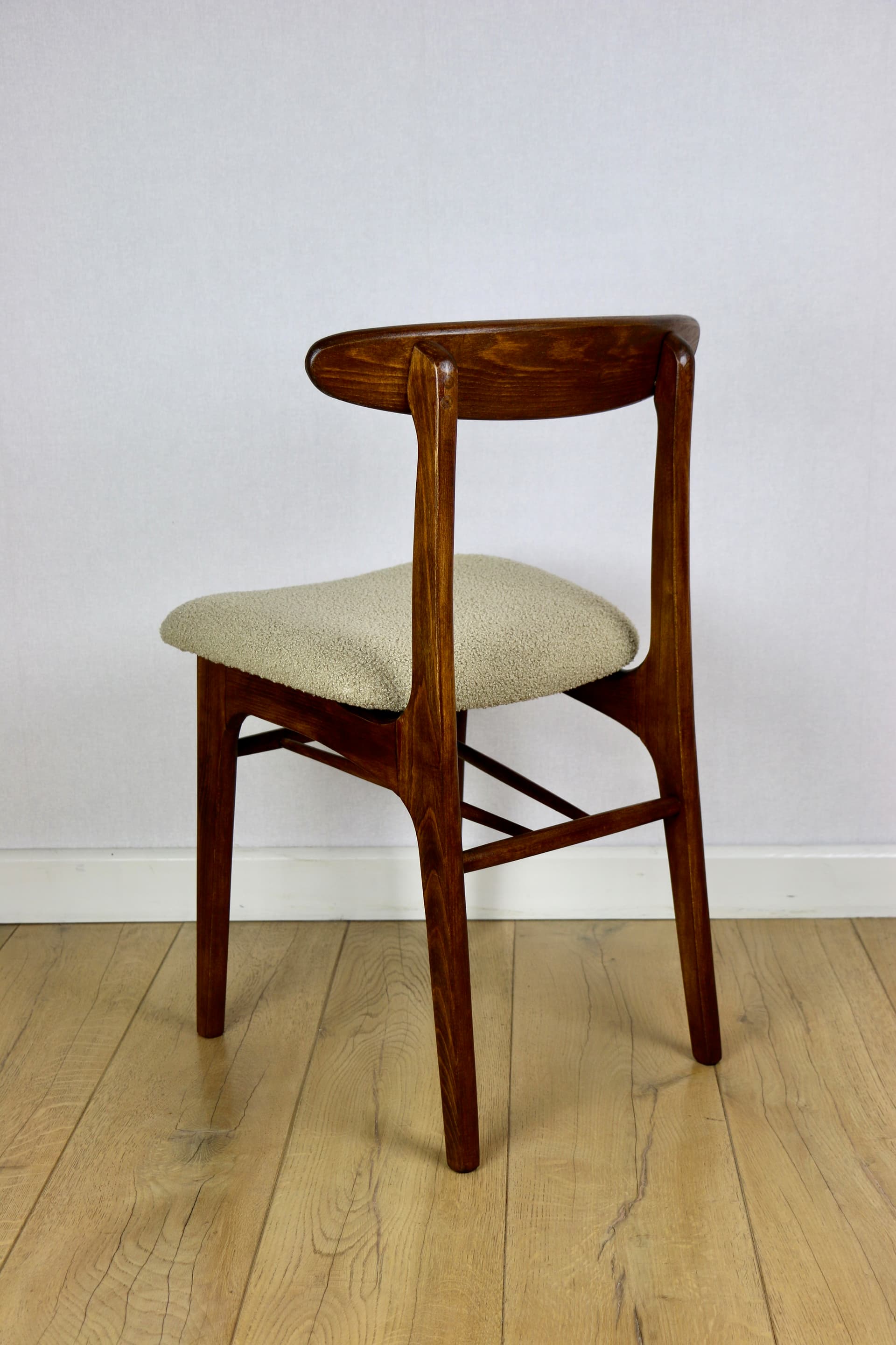 Zestaw trzech krzeseł Hałas, beżowy, boucle, lata 70. - 190833