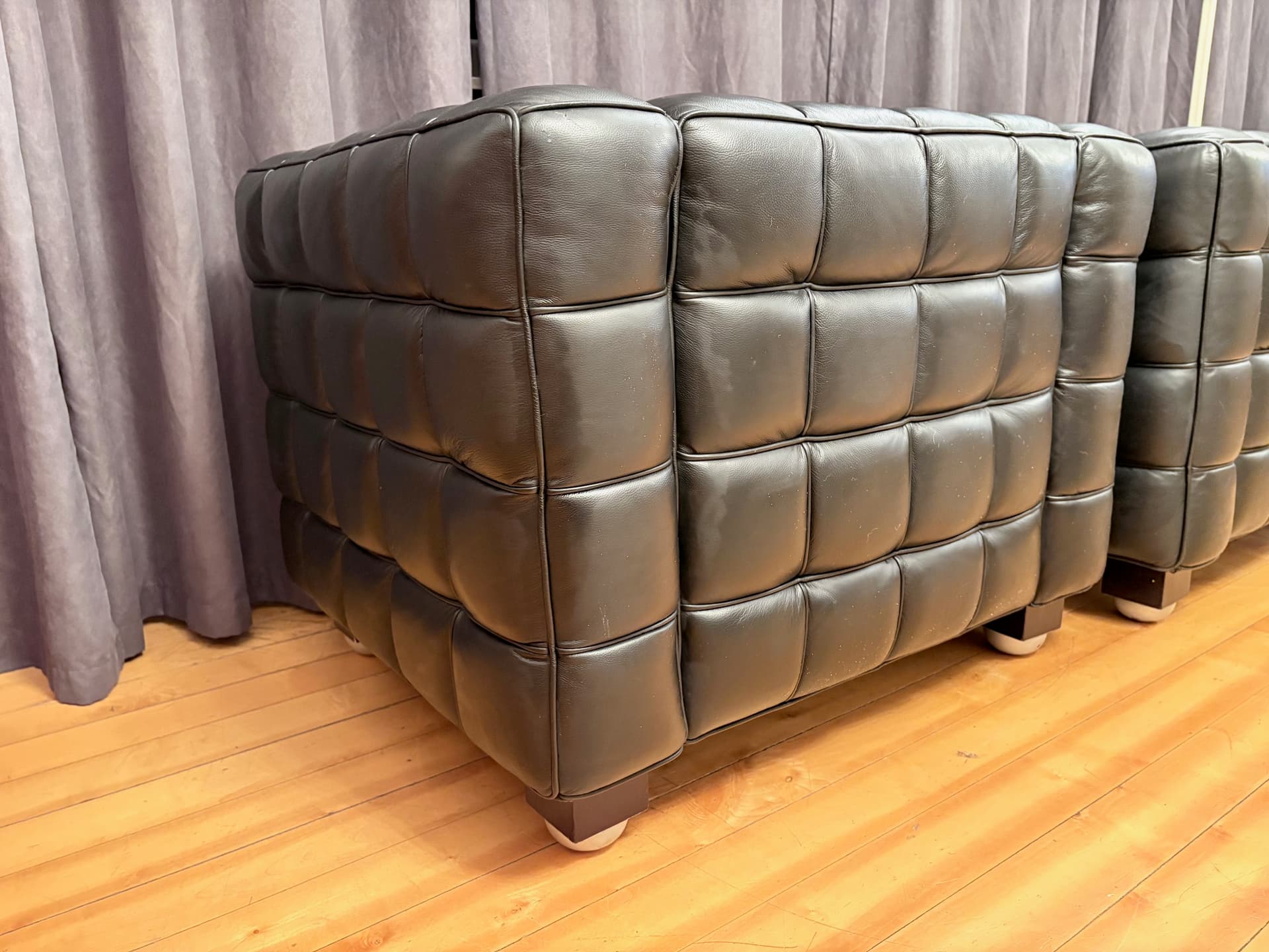 Para foteli Kubus 8020, skóra naturalna czarna, proj. J. Hoffmann, Austria, lata 80. - 190995