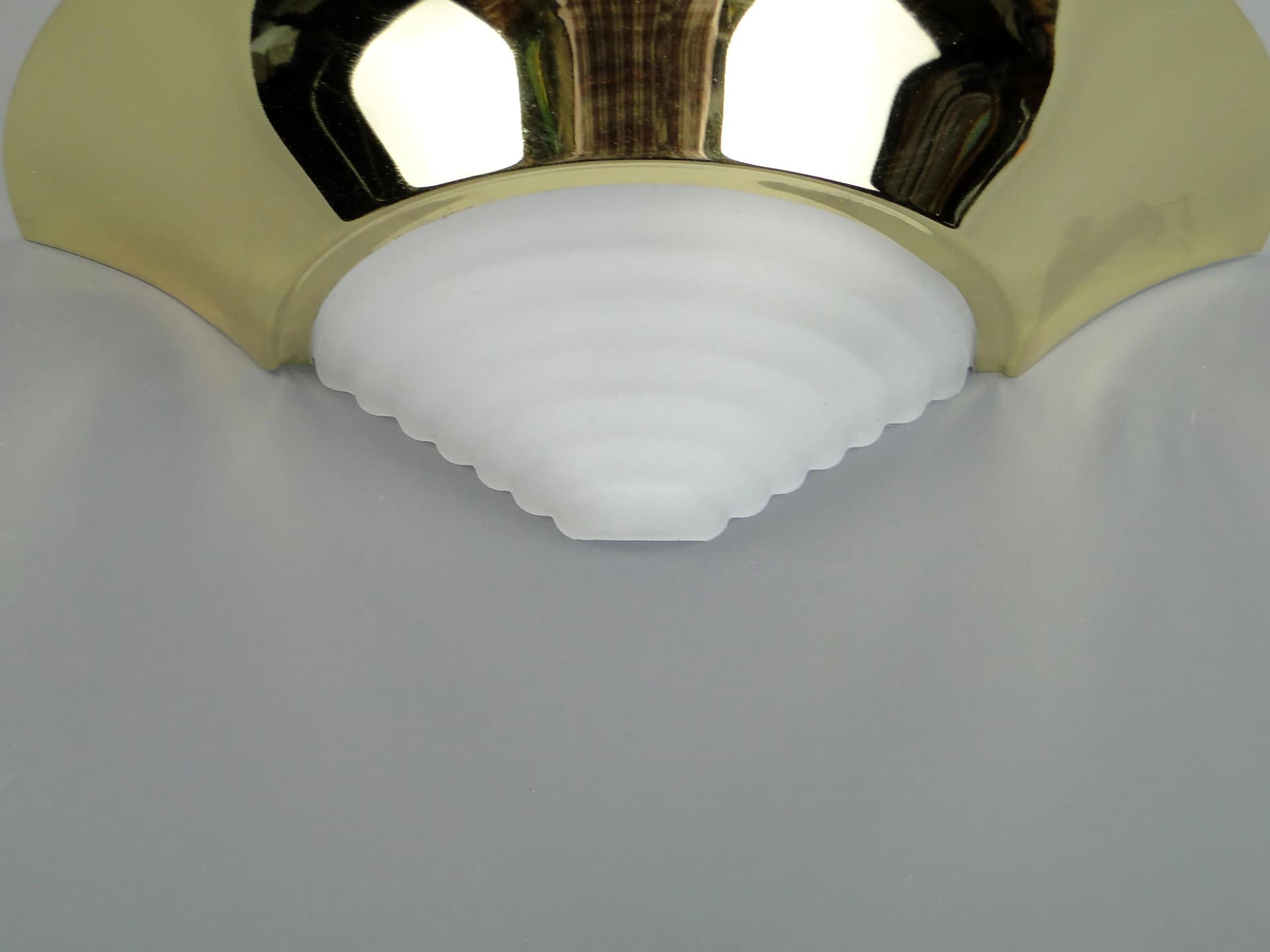 Para kinkietów modernistycznych, mosiądz złoty, szkło białe, Niemcy, lata 70. - 13249