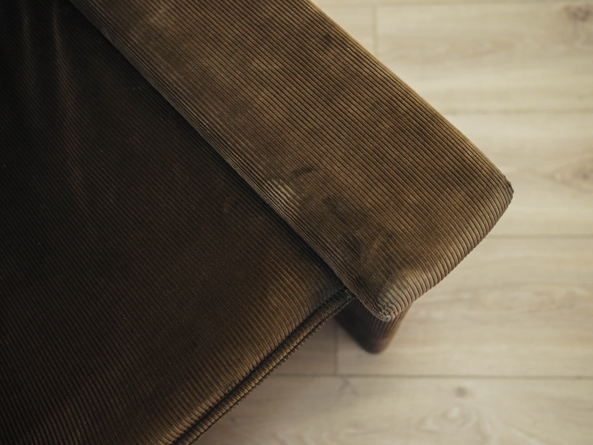 Fotel, sztruks brązowy, Włochy, lata 70. - 191084