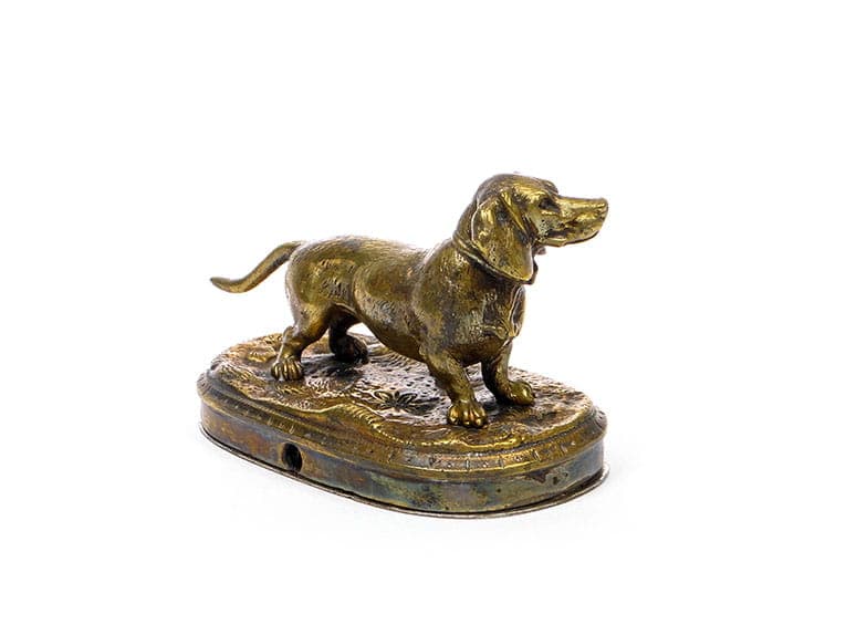 Przycisk gabinetowy z jamnikiem, brąz złoty, Wiedeń, Austria, XIX w. - 191325