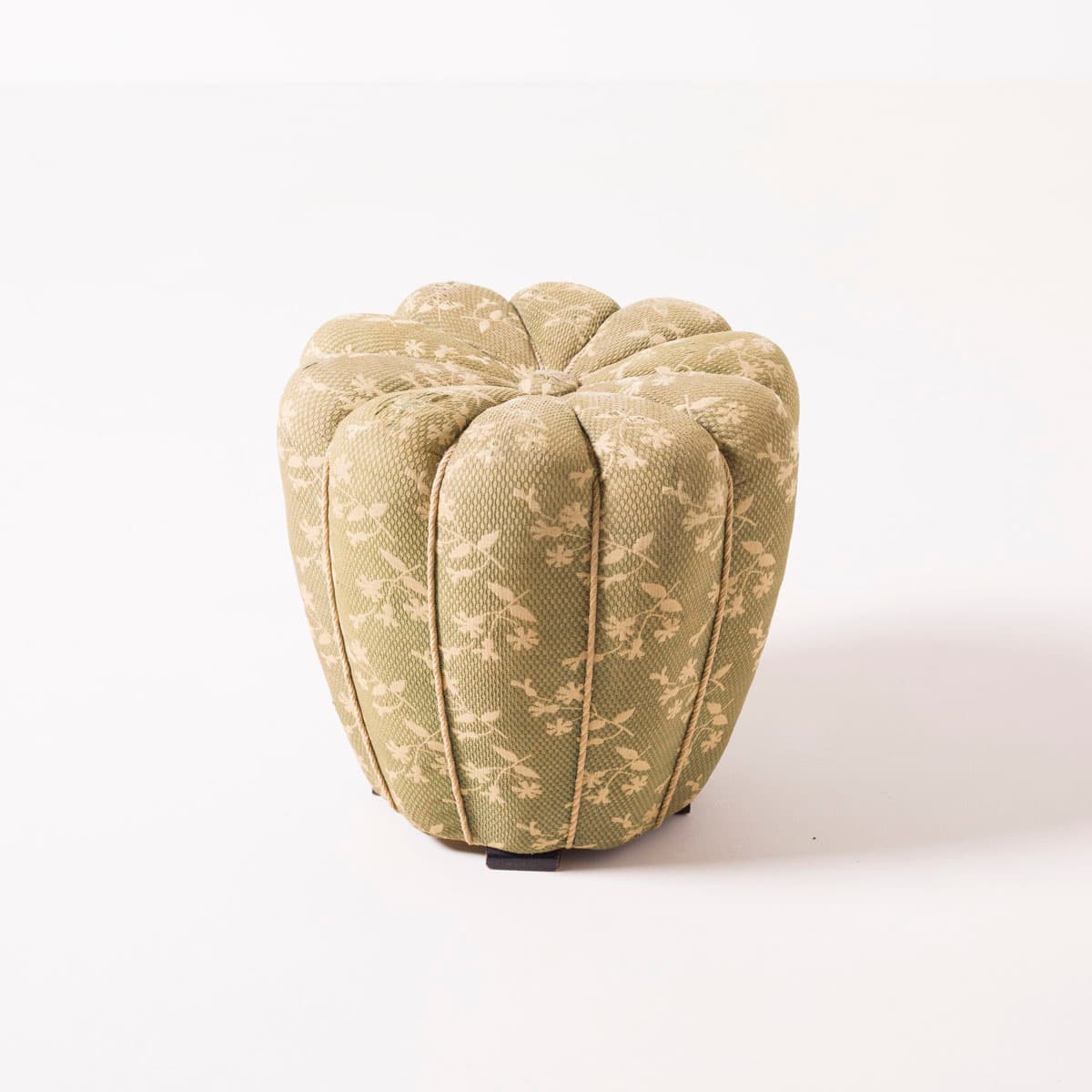 Pufa tulipan, oliwkowa zieleń, wełna, proj. J. Halabala, Czechy, lata 50. - 191397