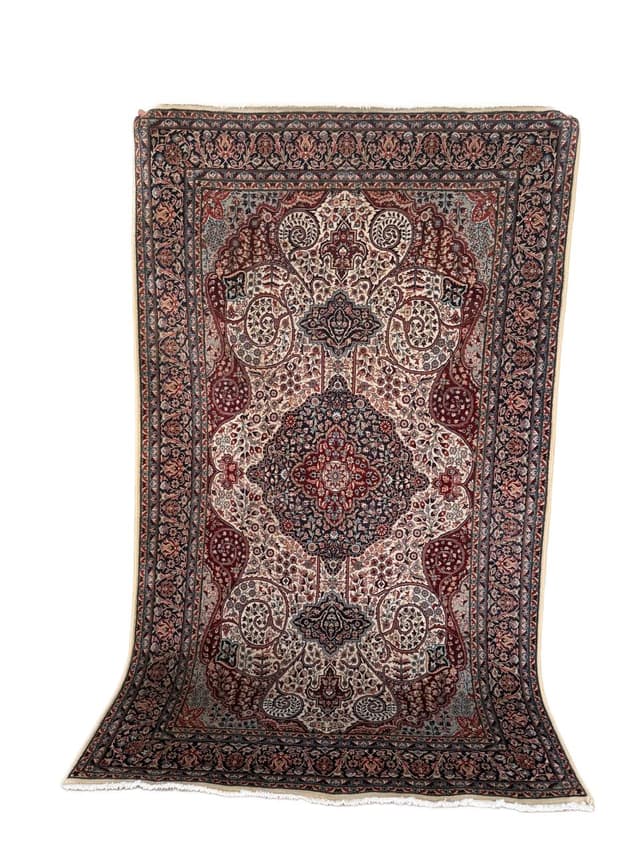 Rug Ghoum, 240x140 cm, red wool, Iran, 1990s. - DIMENSION