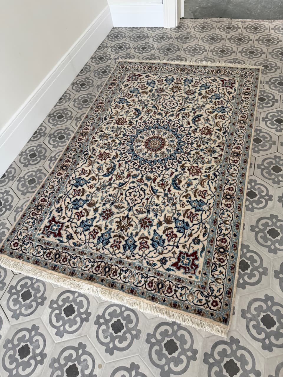 Persian rug Nain 180x115 cm, ivory, wool silk, Iran - 191763