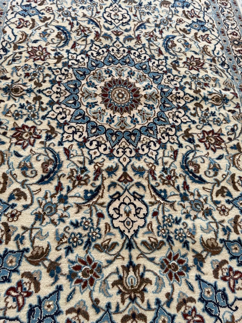Persian rug Nain 180x115 cm, ivory, wool silk, Iran - 191754