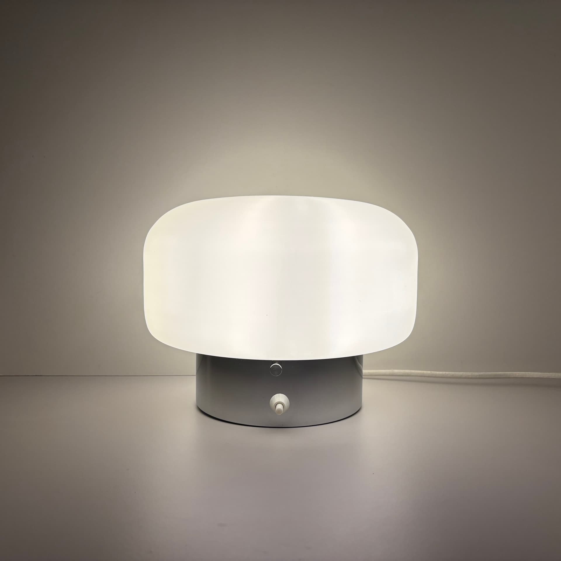 Para kinkietów Bauhaus, biały, szkło, chrom, Niemcy, lata 70. - 191766