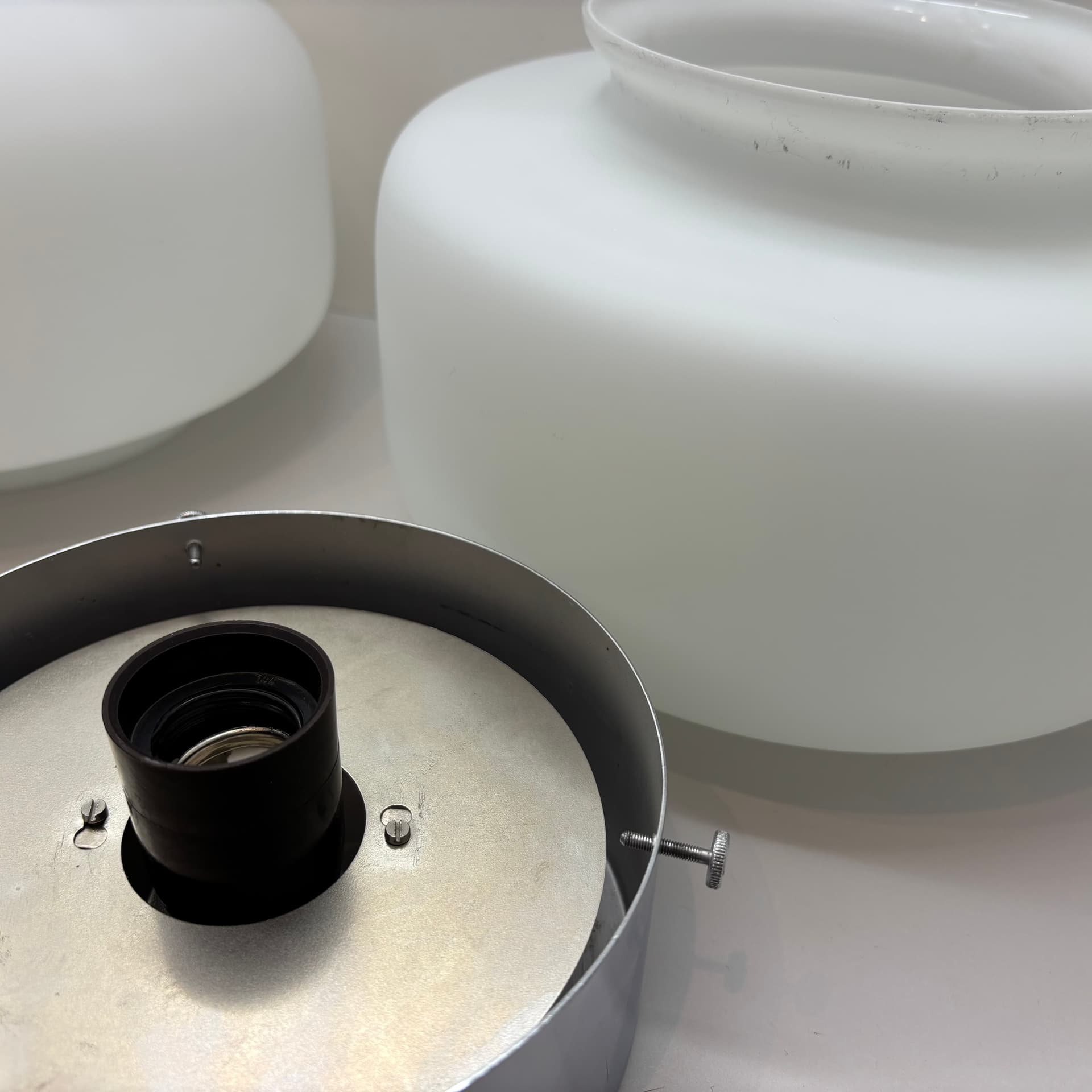 Para kinkietów Bauhaus, biały, szkło, chrom, Niemcy, lata 70. - 191776