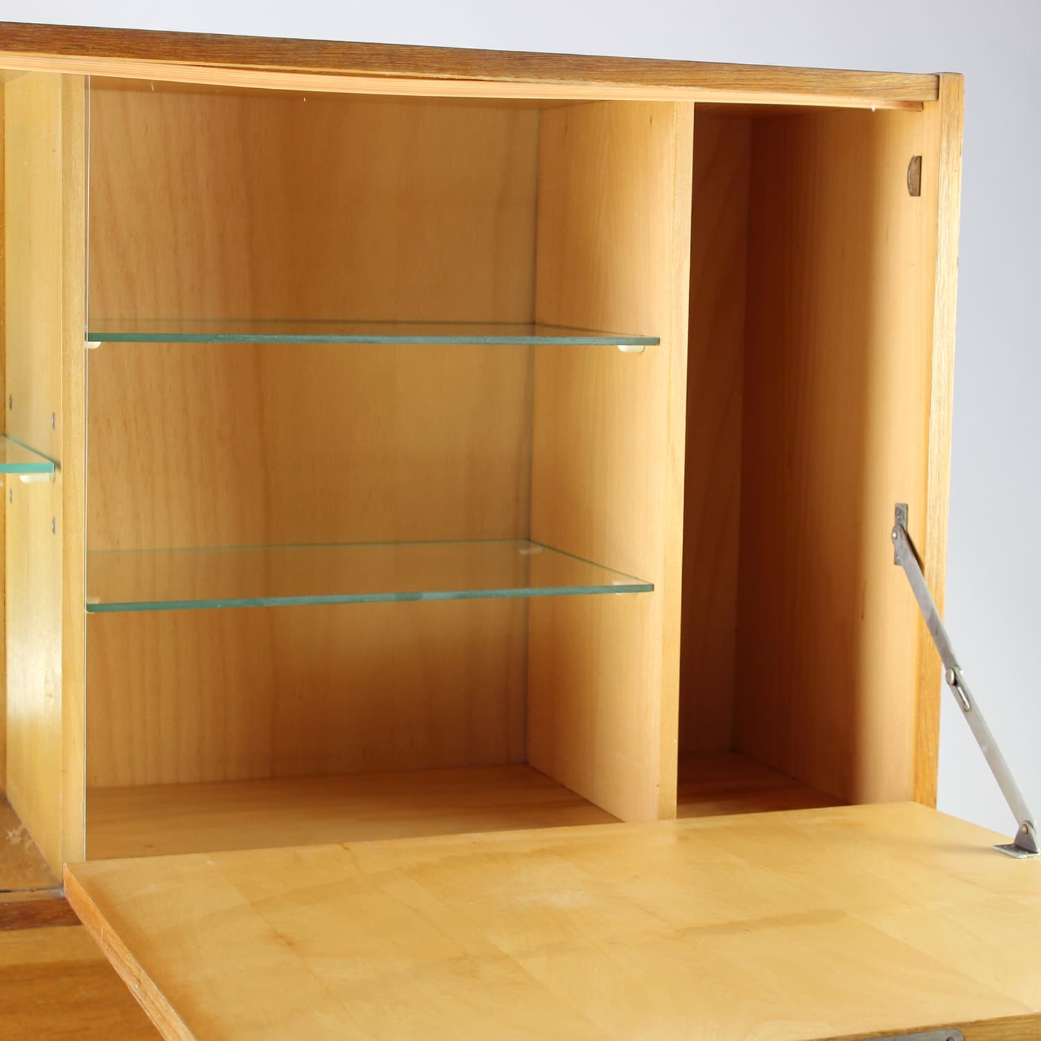 Komoda barowa U 460, dąb jasnobrązowy, proj. J. Jiroutek, Interier Praha, Czechosłowacja, lata 60. - 191807