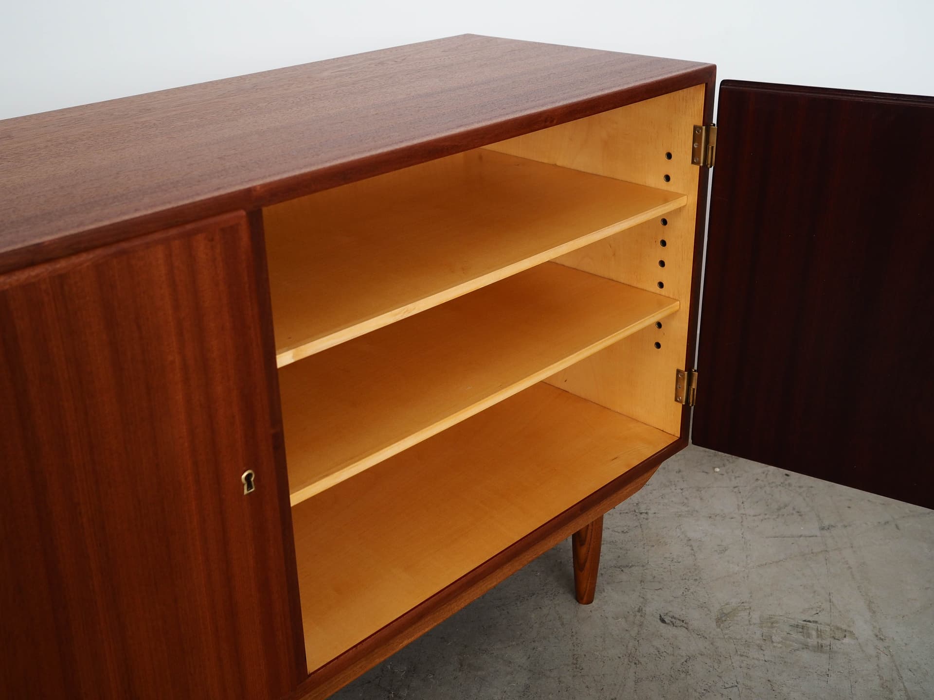 Cabinet, dark mahogany, by C. Jensen, Hundevad&Co., Denmark, 1970s. - 191996