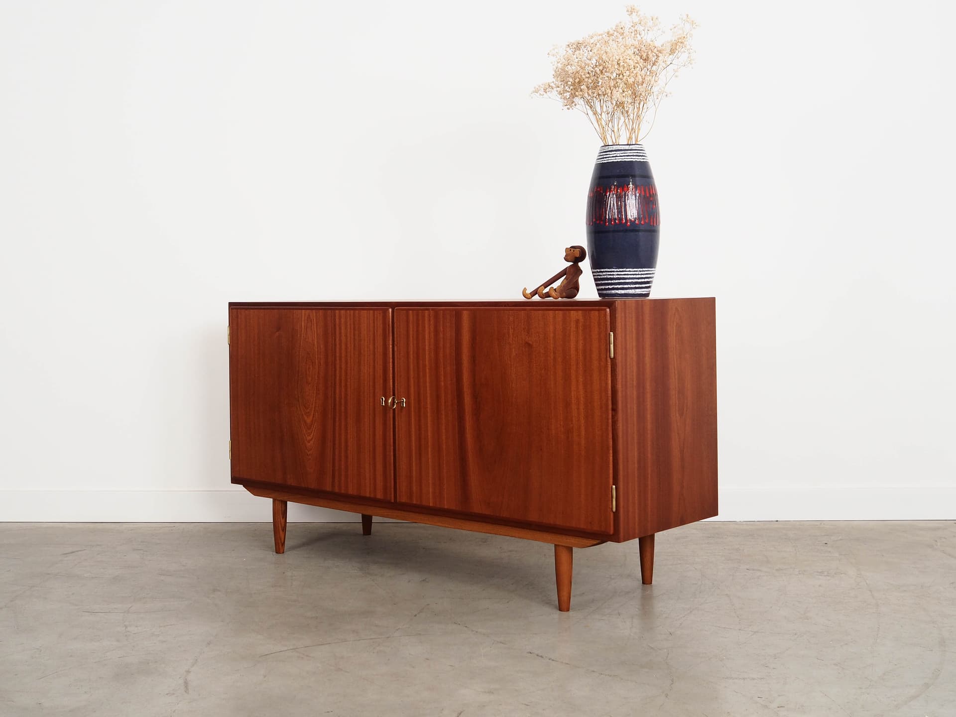 Cabinet, dark mahogany, by C. Jensen, Hundevad&Co., Denmark, 1970s. - 191992