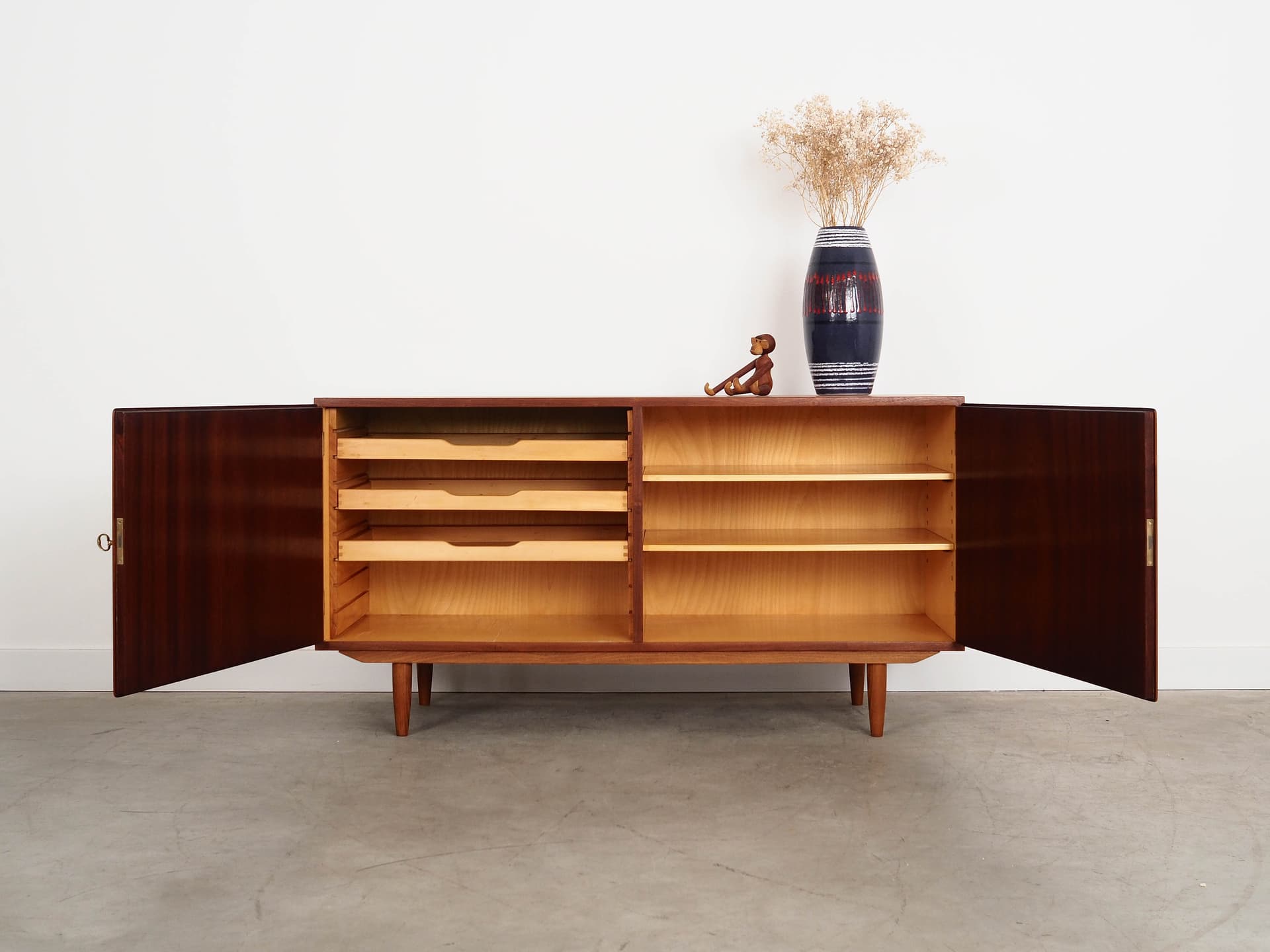 Cabinet, dark mahogany, by C. Jensen, Hundevad&Co., Denmark, 1970s. - 191991