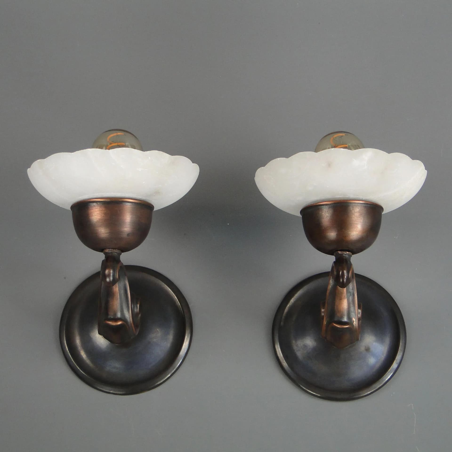 Mosiężno-alabastrowa para kinkietów art déco, Polska, lata 20. - 13323